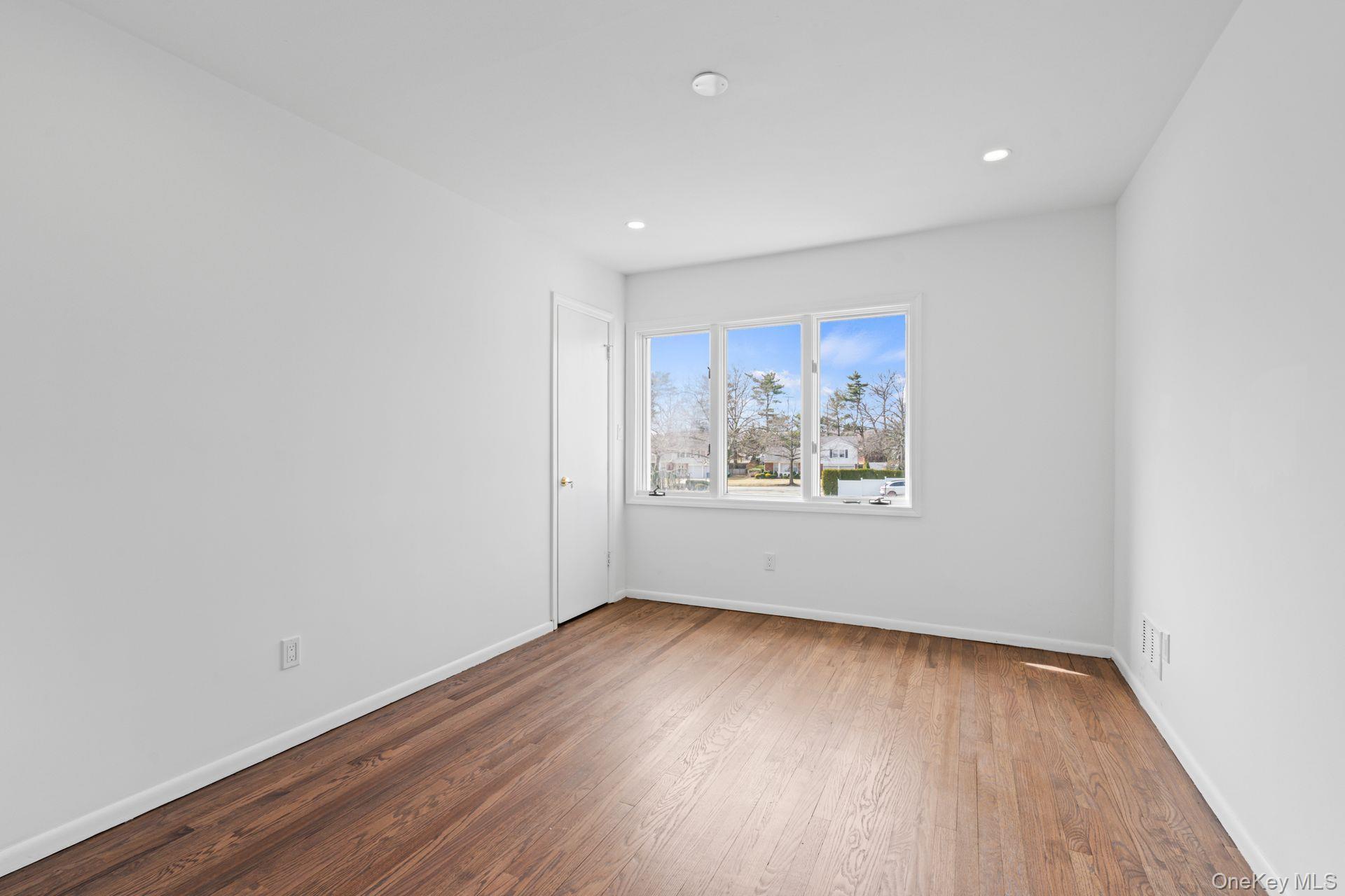 Single Family Foxhurst Nassau County, NY 11040, MLS-885142-31