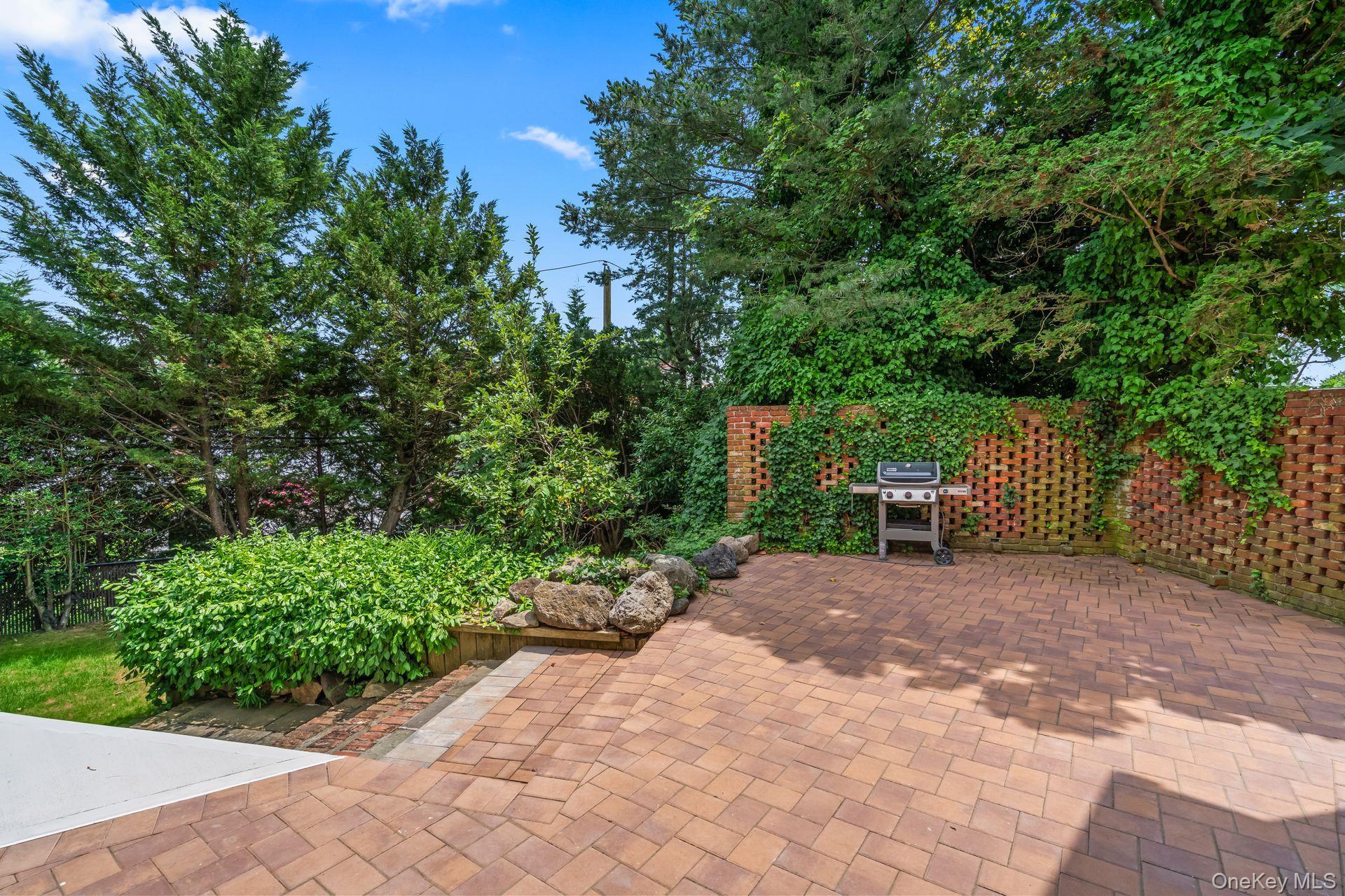 Single Family Foxhurst Nassau County, NY 11040, MLS-885142-43