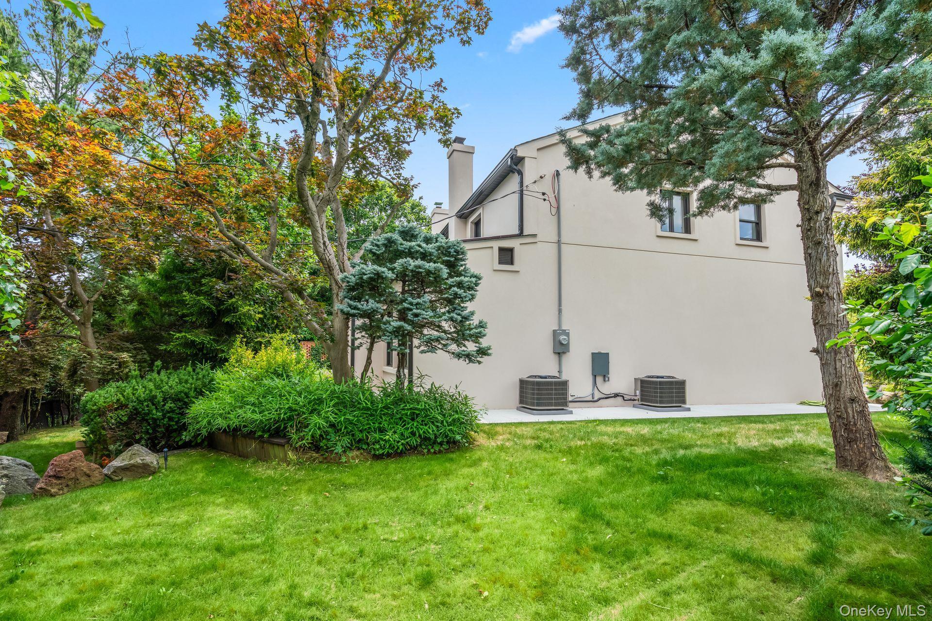 Single Family Foxhurst Nassau County, NY 11040, MLS-885142-46