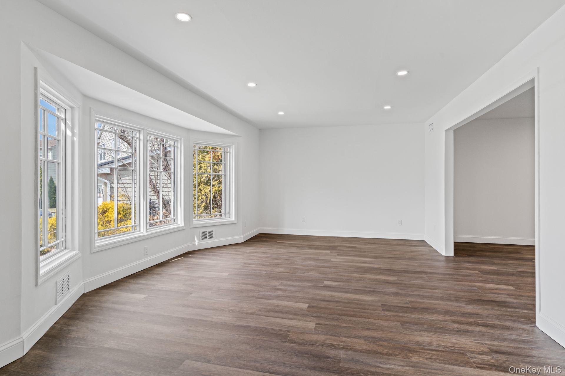 Single Family Foxhurst Nassau County, NY 11040, MLS-885142-7