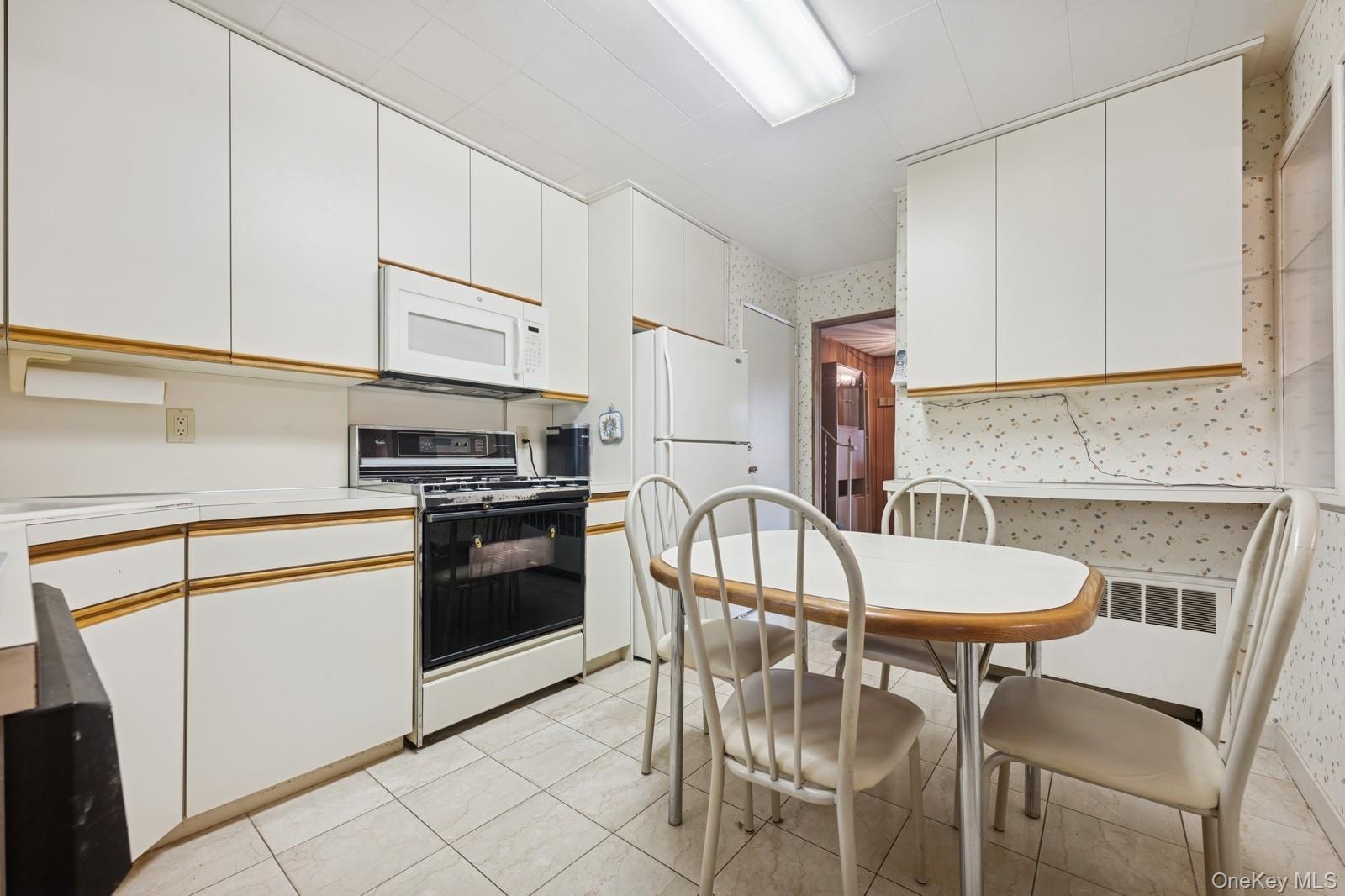 Single Family Rutland Nassau County, NY 11758, MLS-885146-11