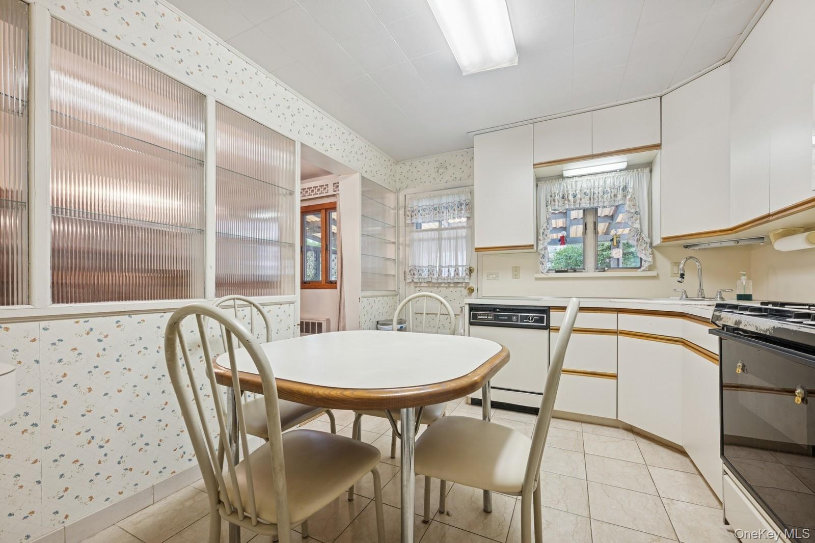 Single Family Rutland Nassau County, NY 11758, MLS-885146-12