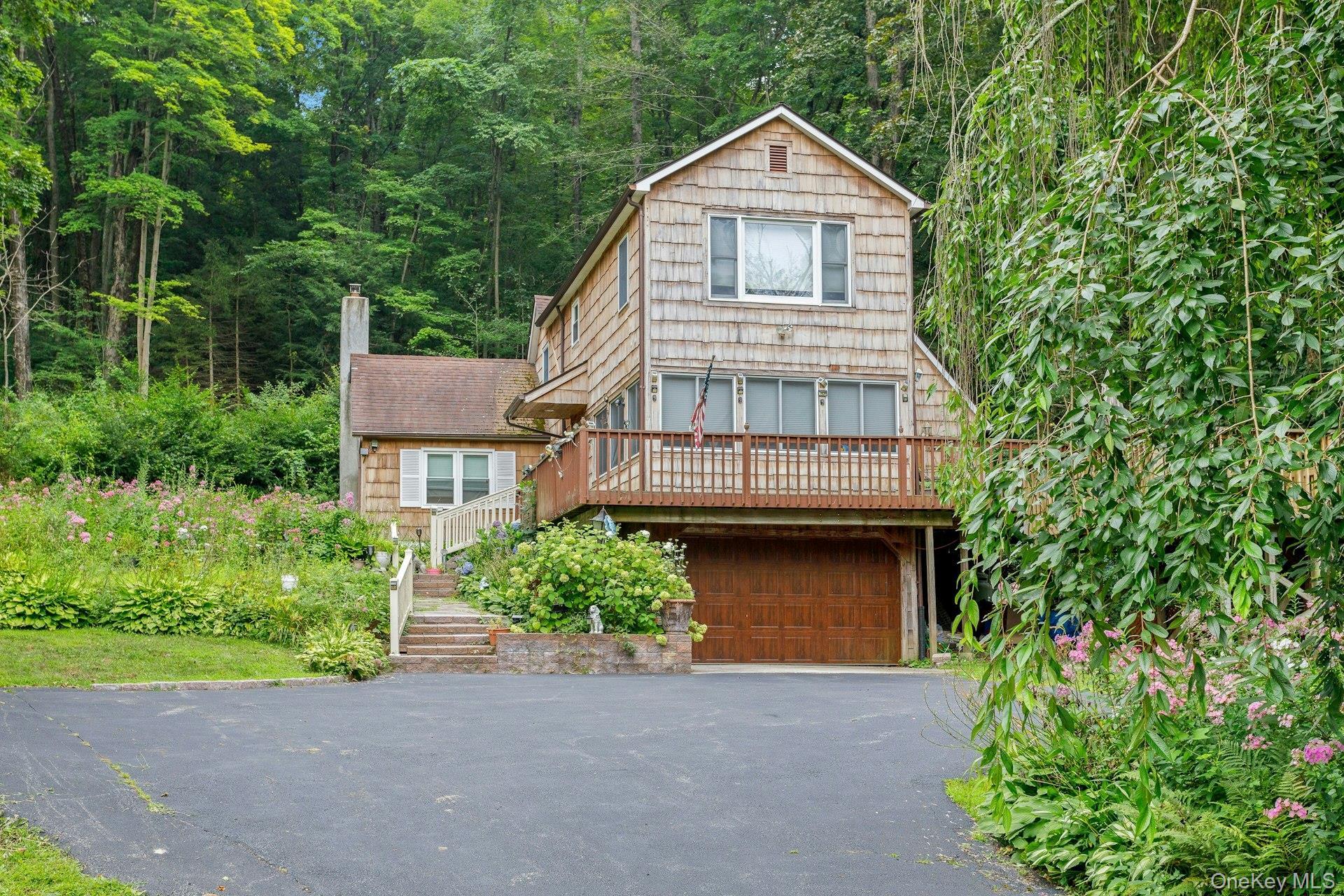 Single Family Peekskill Hollow  Putnam County, NY 10579, MLS-885160-2
