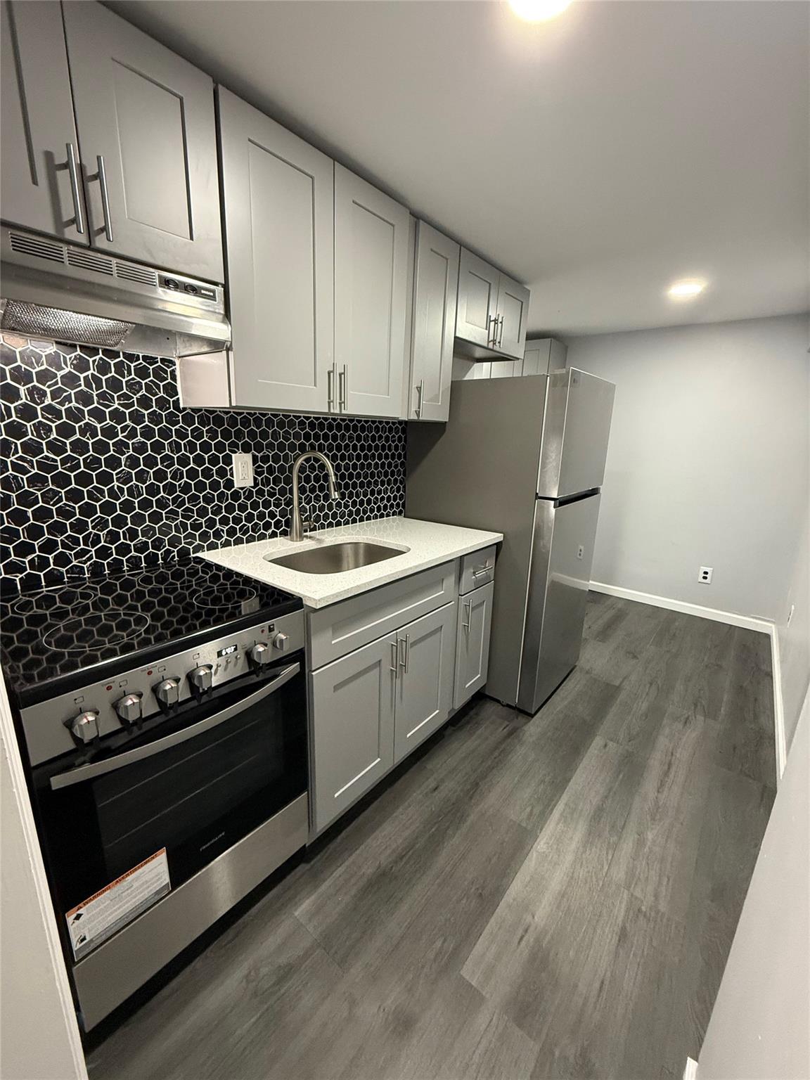 Single Family East  Suffolk County, NY 11757, MLS-885161-3