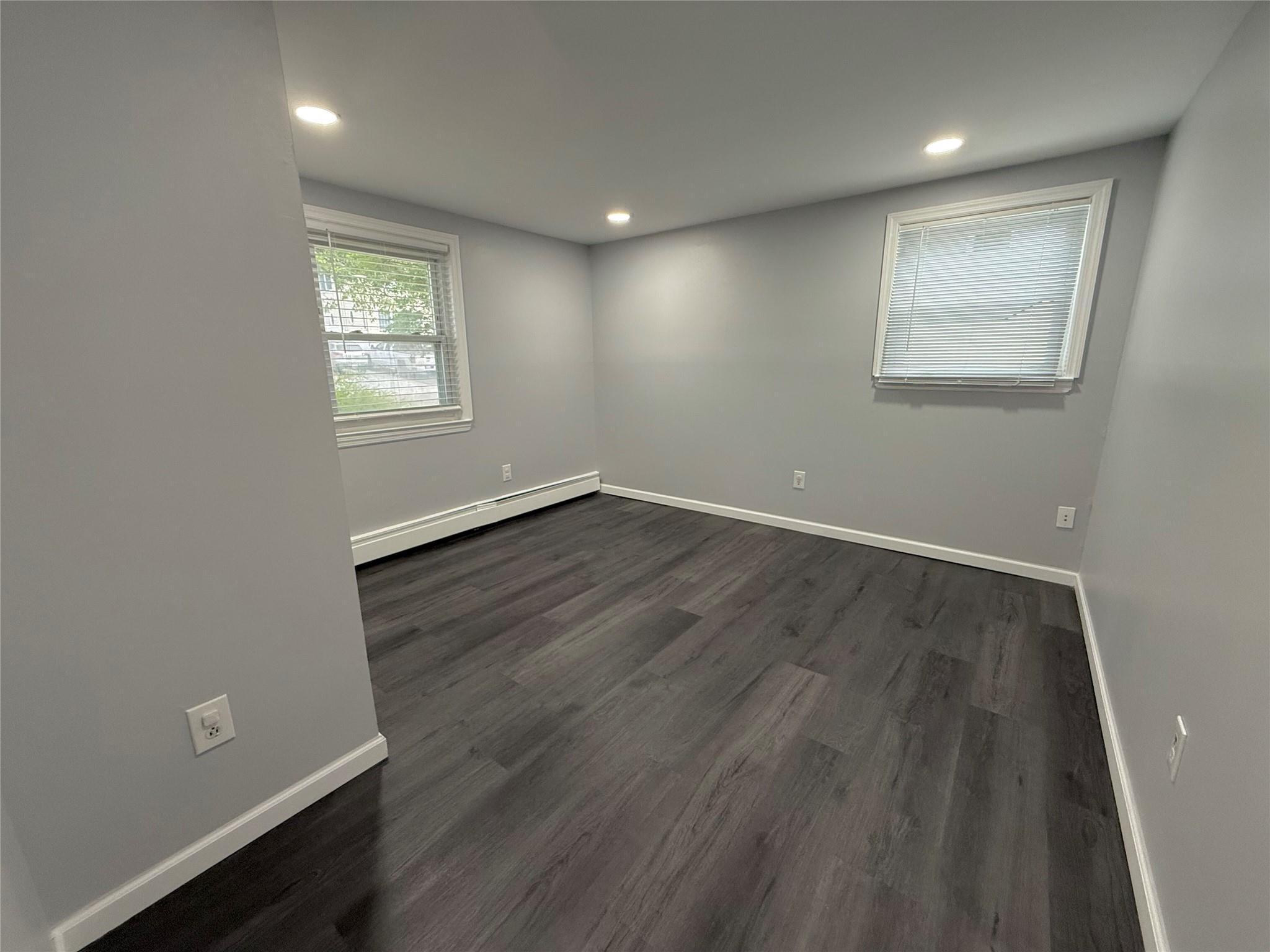 Single Family East  Suffolk County, NY 11757, MLS-885161-6