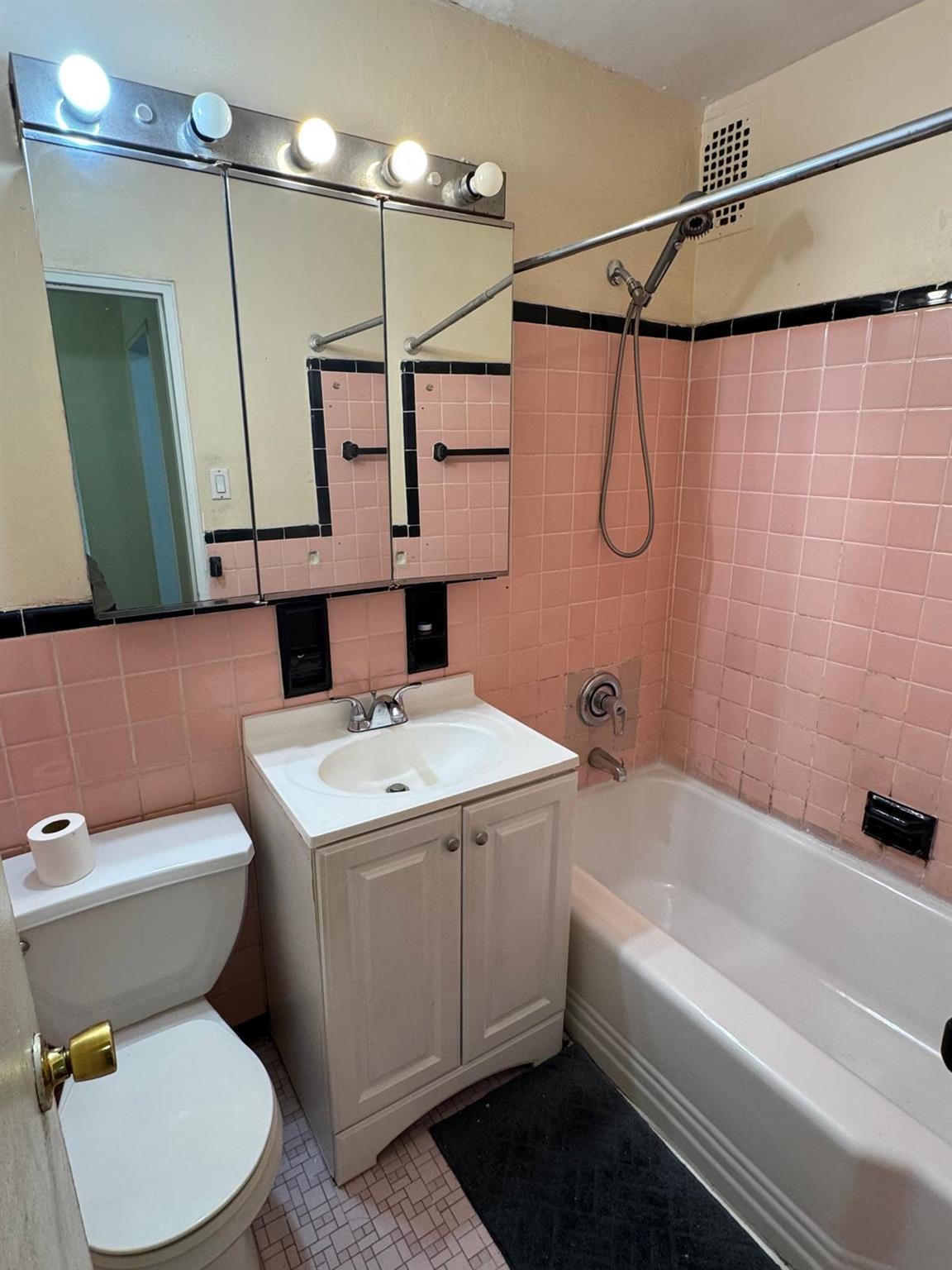Apartment Highland  Queens, NY 11432, MLS-885163-5