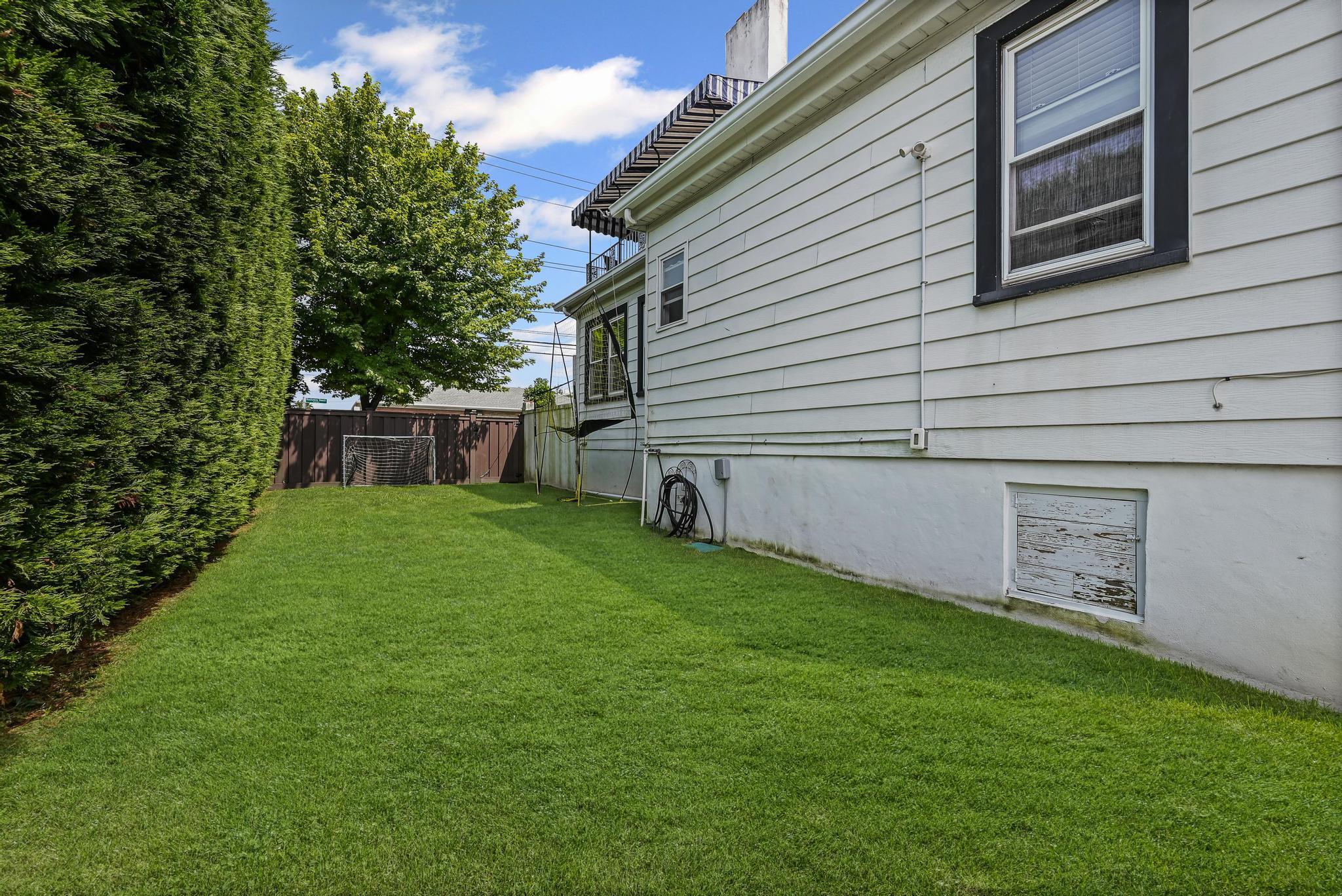 Single Family Rockaway Beach  Queens, NY 11694, MLS-885194-38