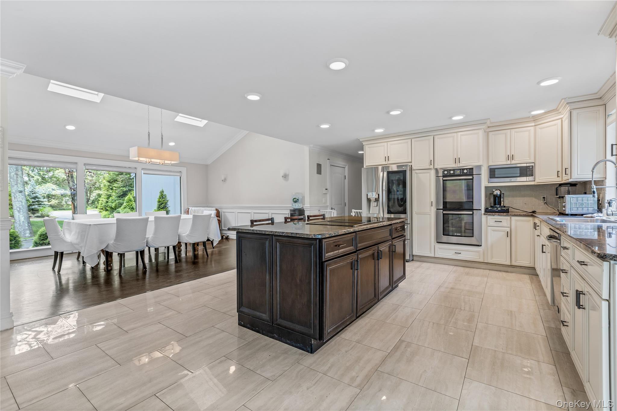 Single Family Fox Hunt Suffolk County, NY 11743, MLS-885223-12