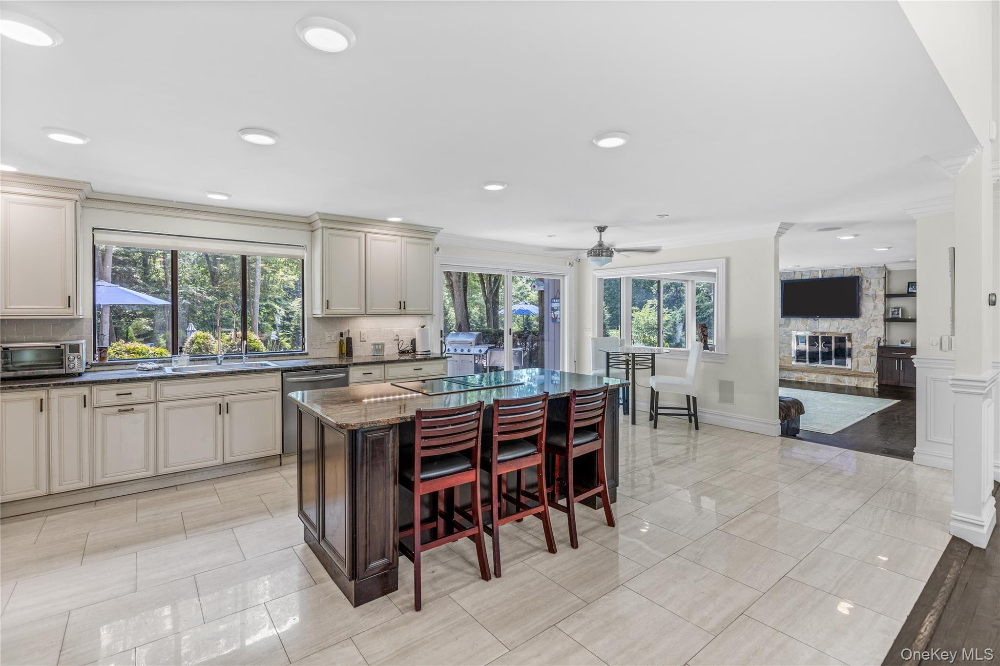 Single Family Fox Hunt Suffolk County, NY 11743, MLS-885223-14