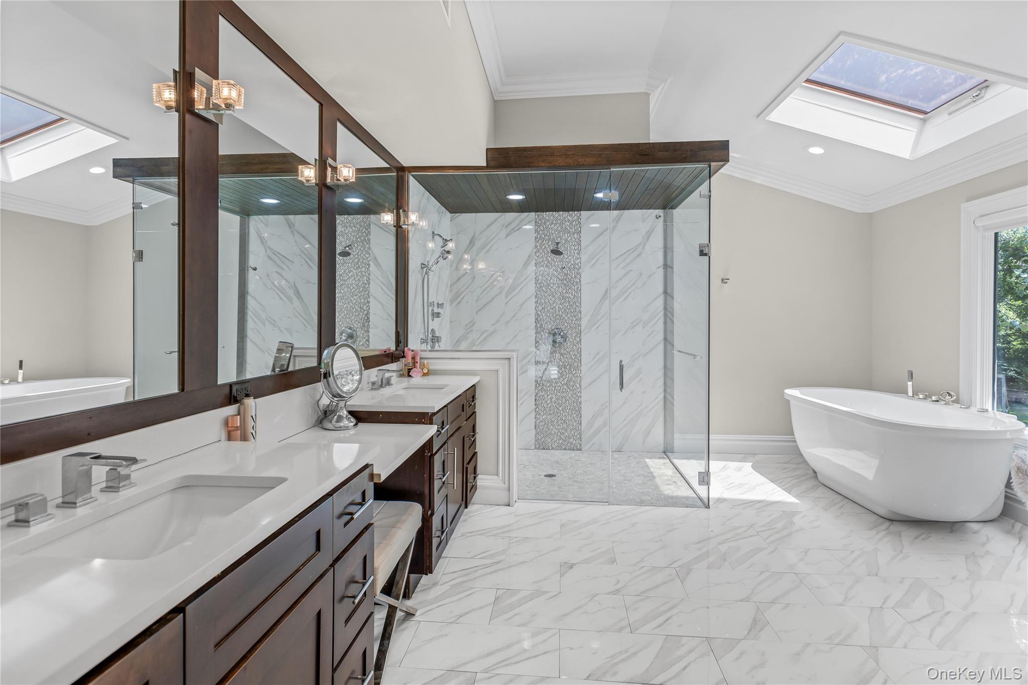 Single Family Fox Hunt Suffolk County, NY 11743, MLS-885223-21