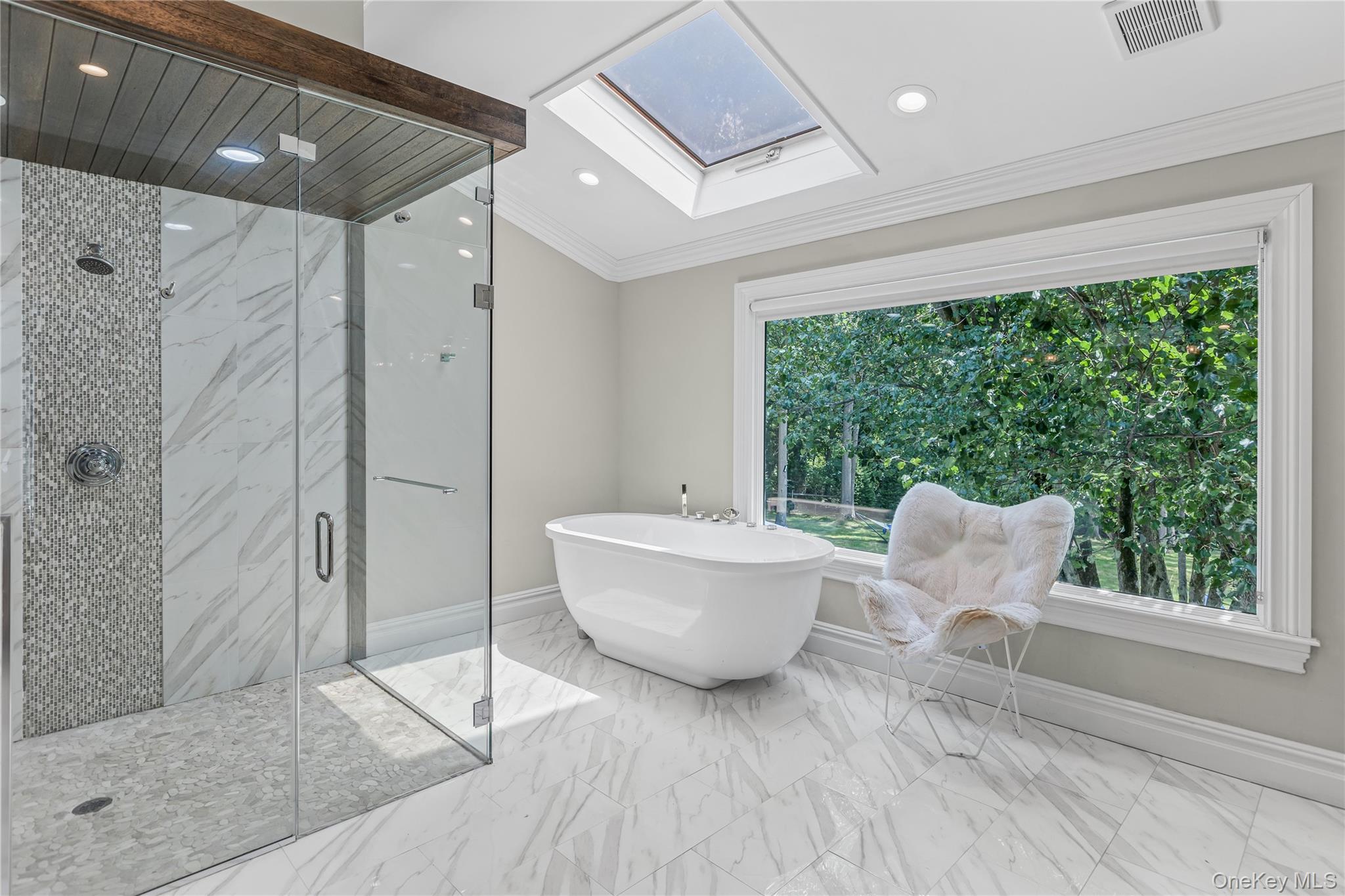 Single Family Fox Hunt Suffolk County, NY 11743, MLS-885223-22