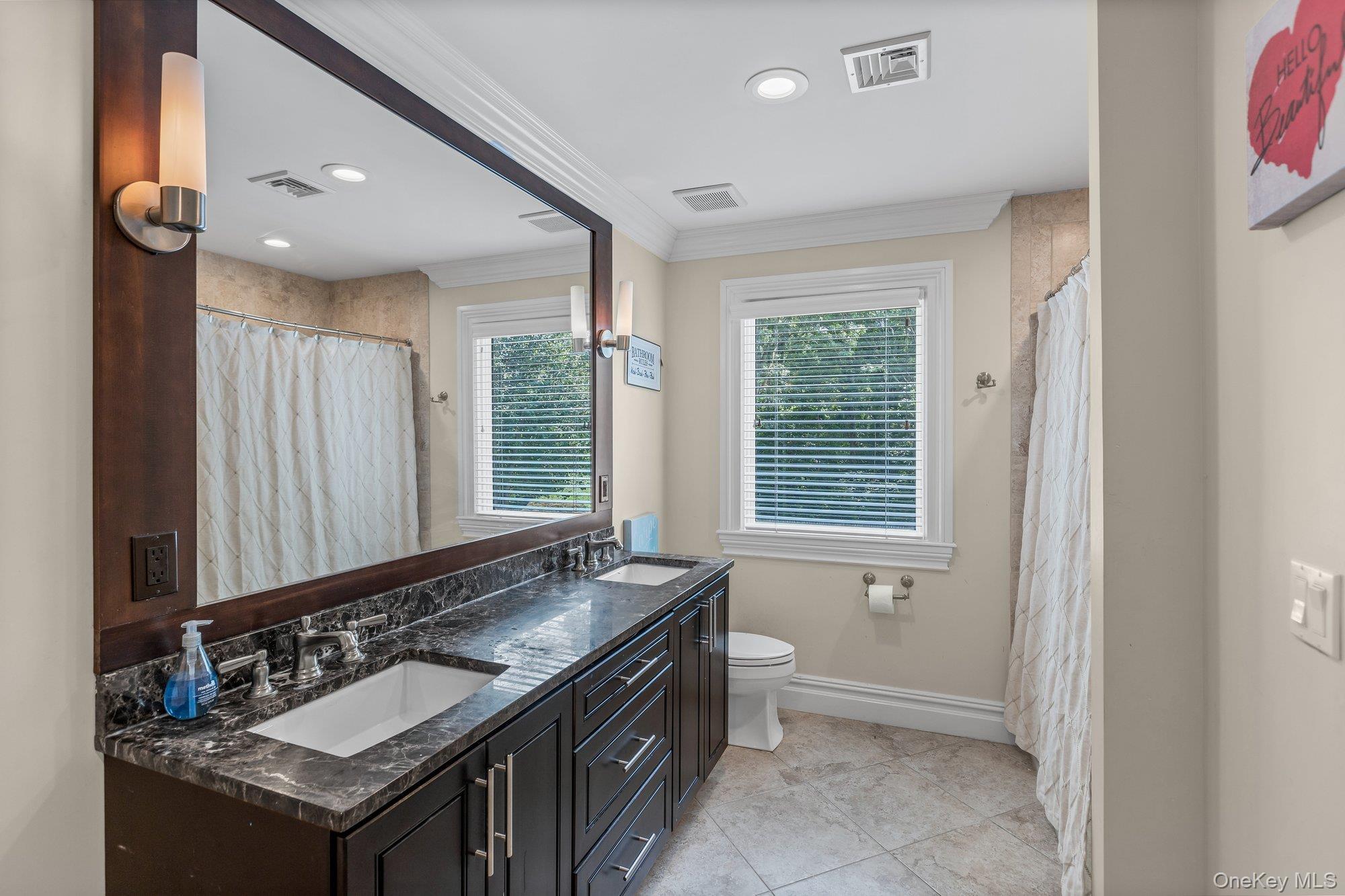 Single Family Fox Hunt Suffolk County, NY 11743, MLS-885223-25