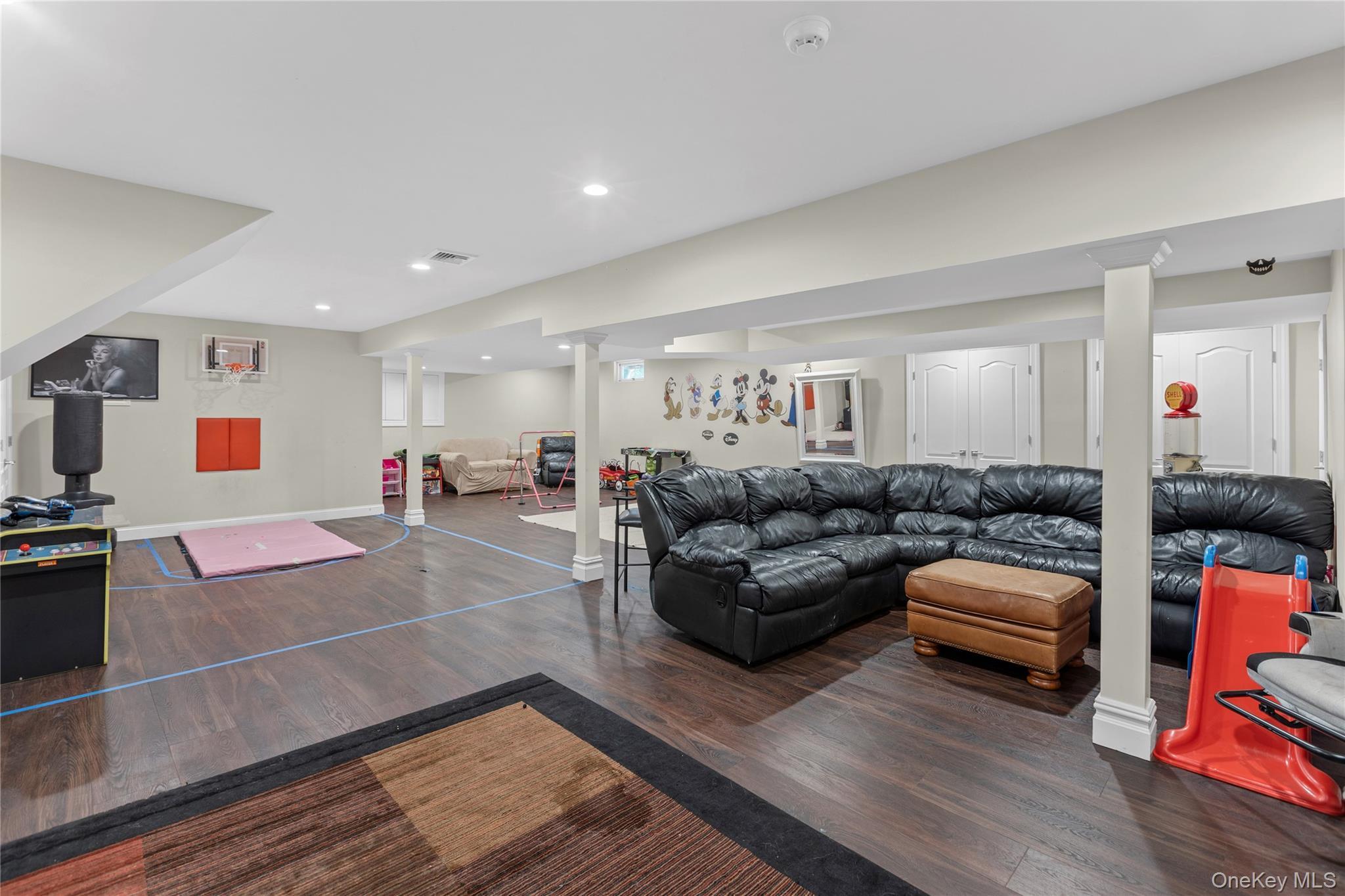 Single Family Fox Hunt Suffolk County, NY 11743, MLS-885223-27