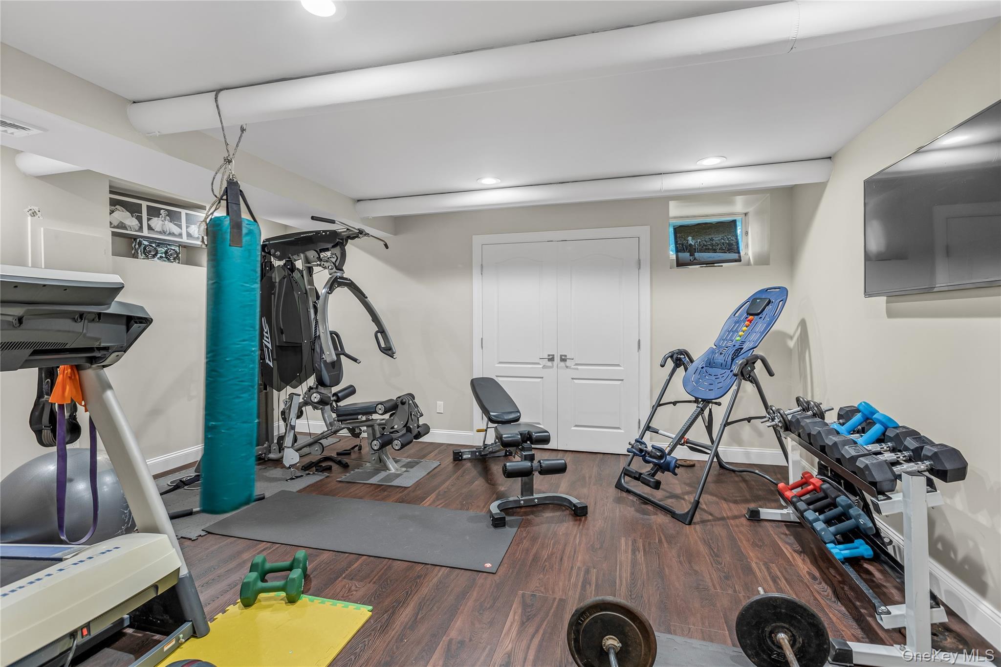 Single Family Fox Hunt Suffolk County, NY 11743, MLS-885223-28