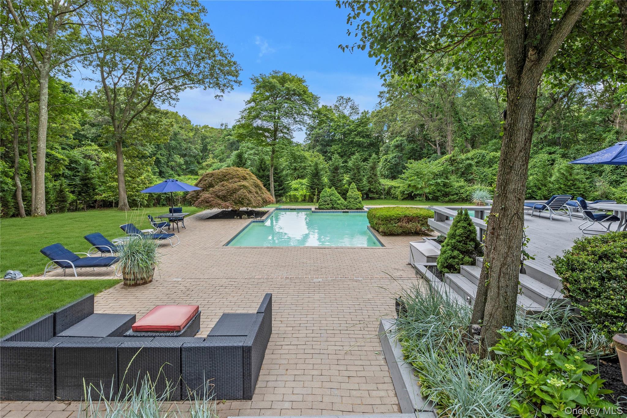 Single Family Fox Hunt Suffolk County, NY 11743, MLS-885223-33