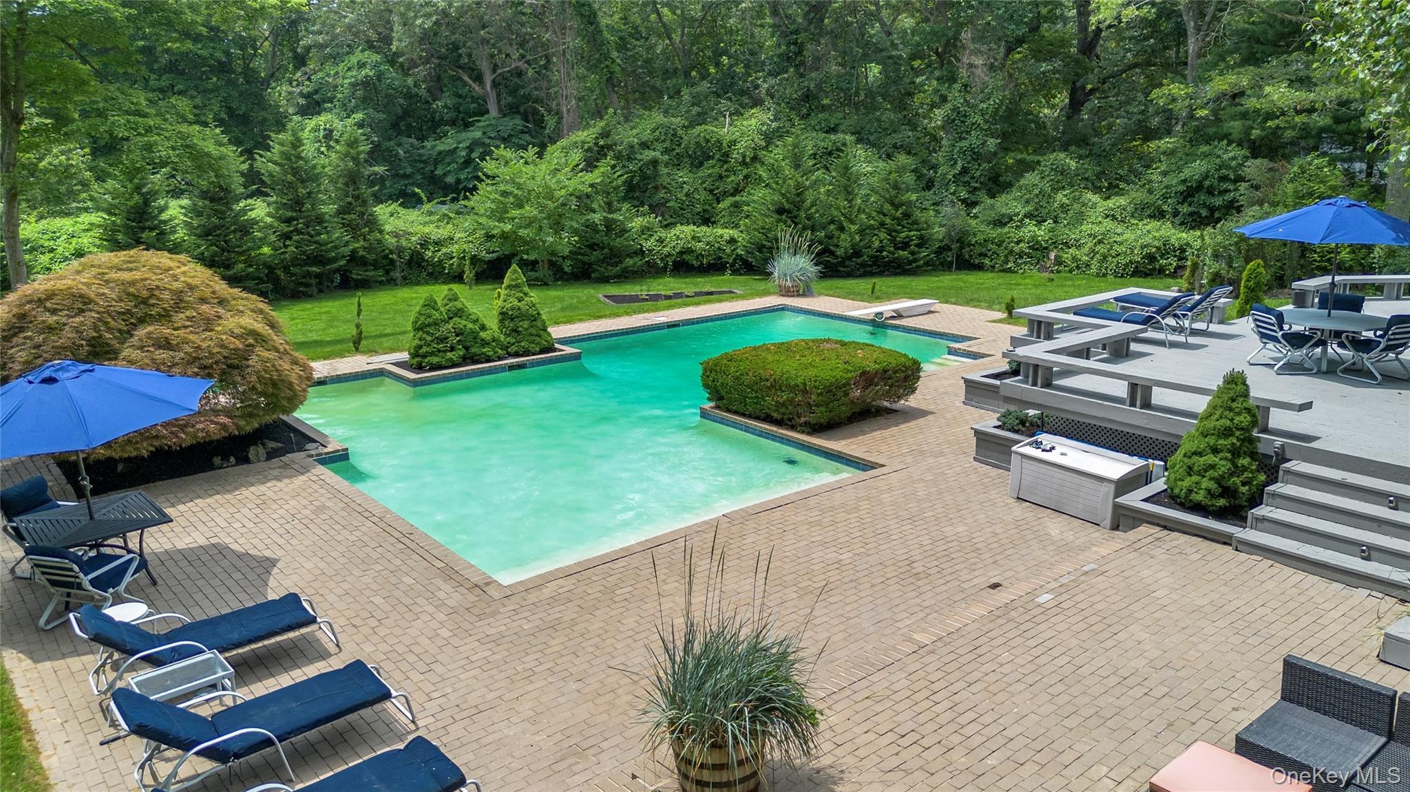 Single Family Fox Hunt Suffolk County, NY 11743, MLS-885223-35