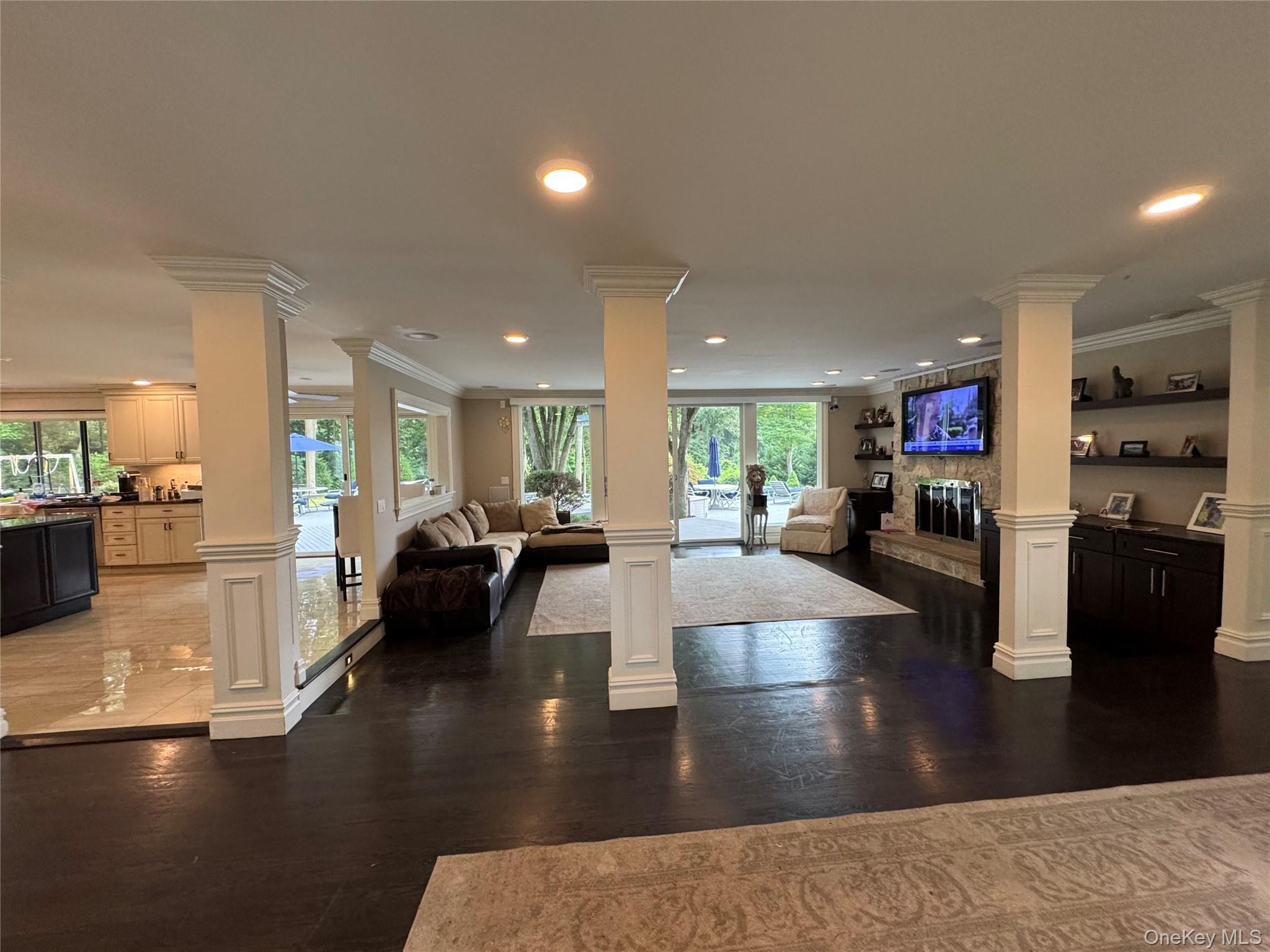 Single Family Fox Hunt Suffolk County, NY 11743, MLS-885223-6