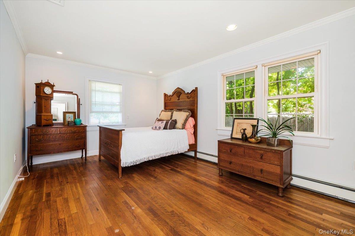 Single Family Oakwood  Suffolk County, NY 11743, MLS-885237-15