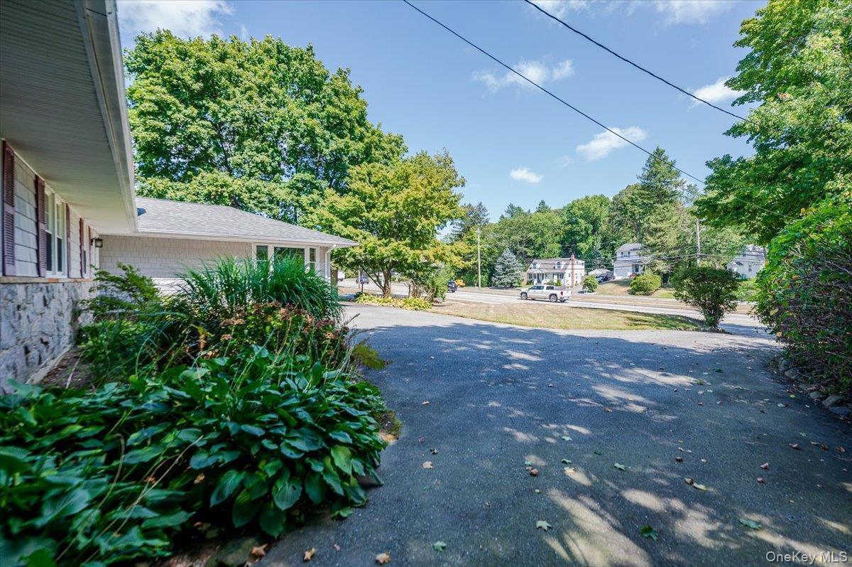 Single Family Oakwood  Suffolk County, NY 11743, MLS-885237-21