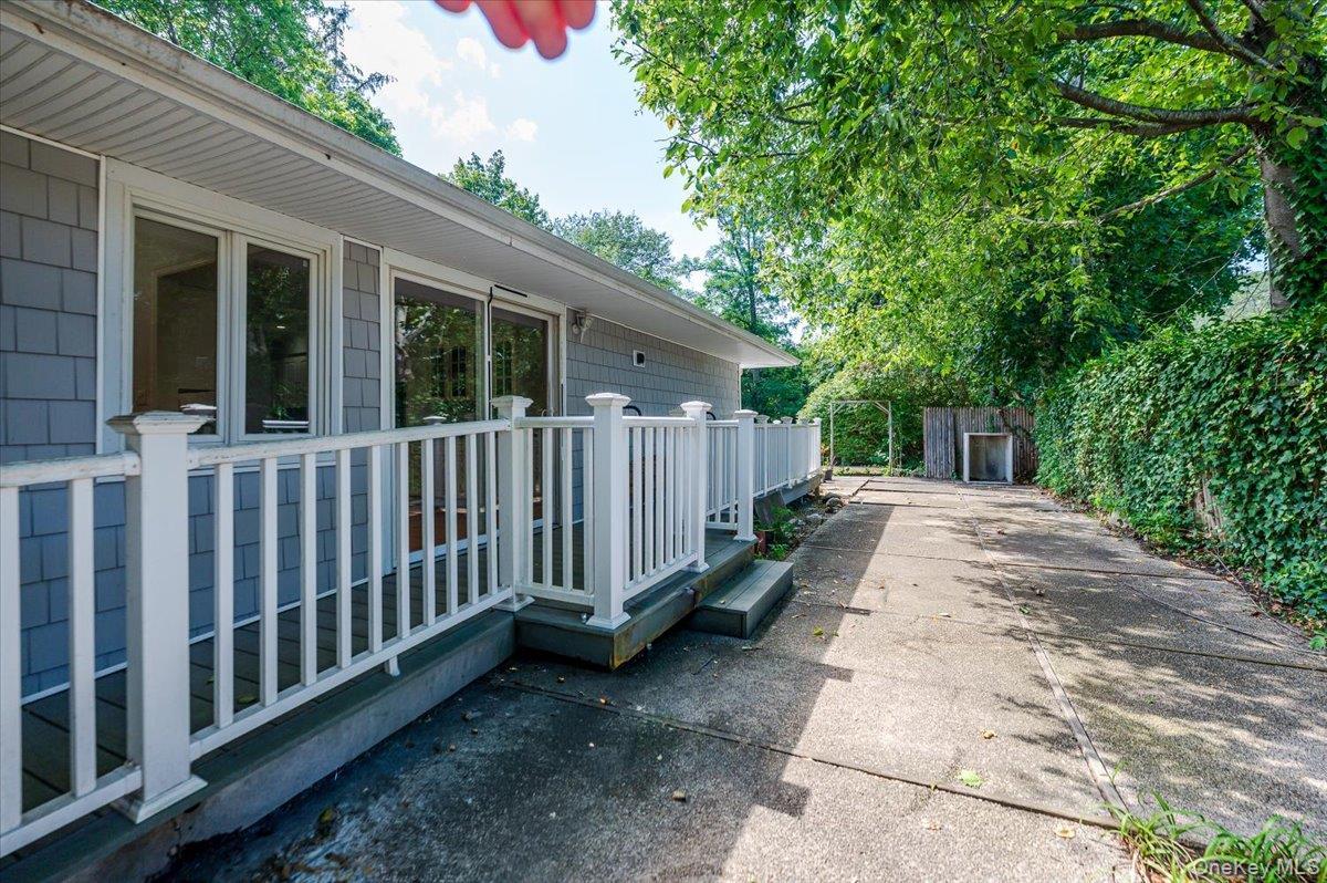 Single Family Oakwood  Suffolk County, NY 11743, MLS-885237-22