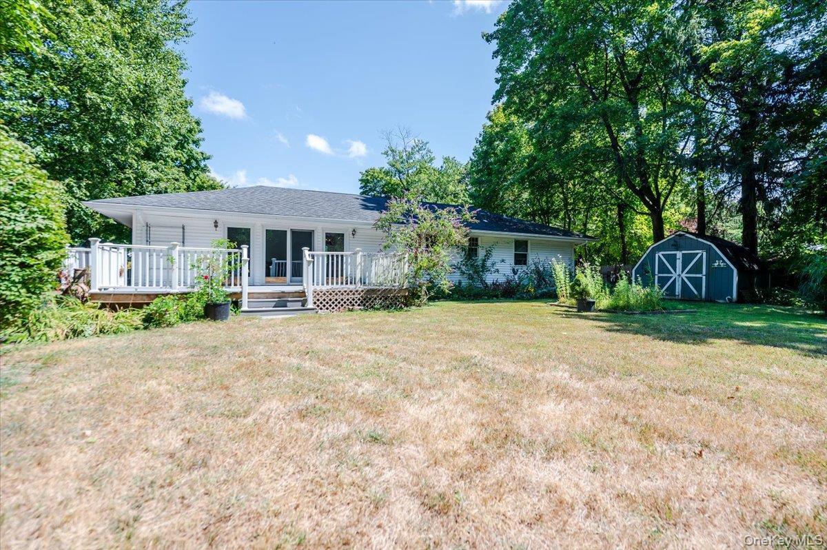 Single Family Oakwood  Suffolk County, NY 11743, MLS-885237-29