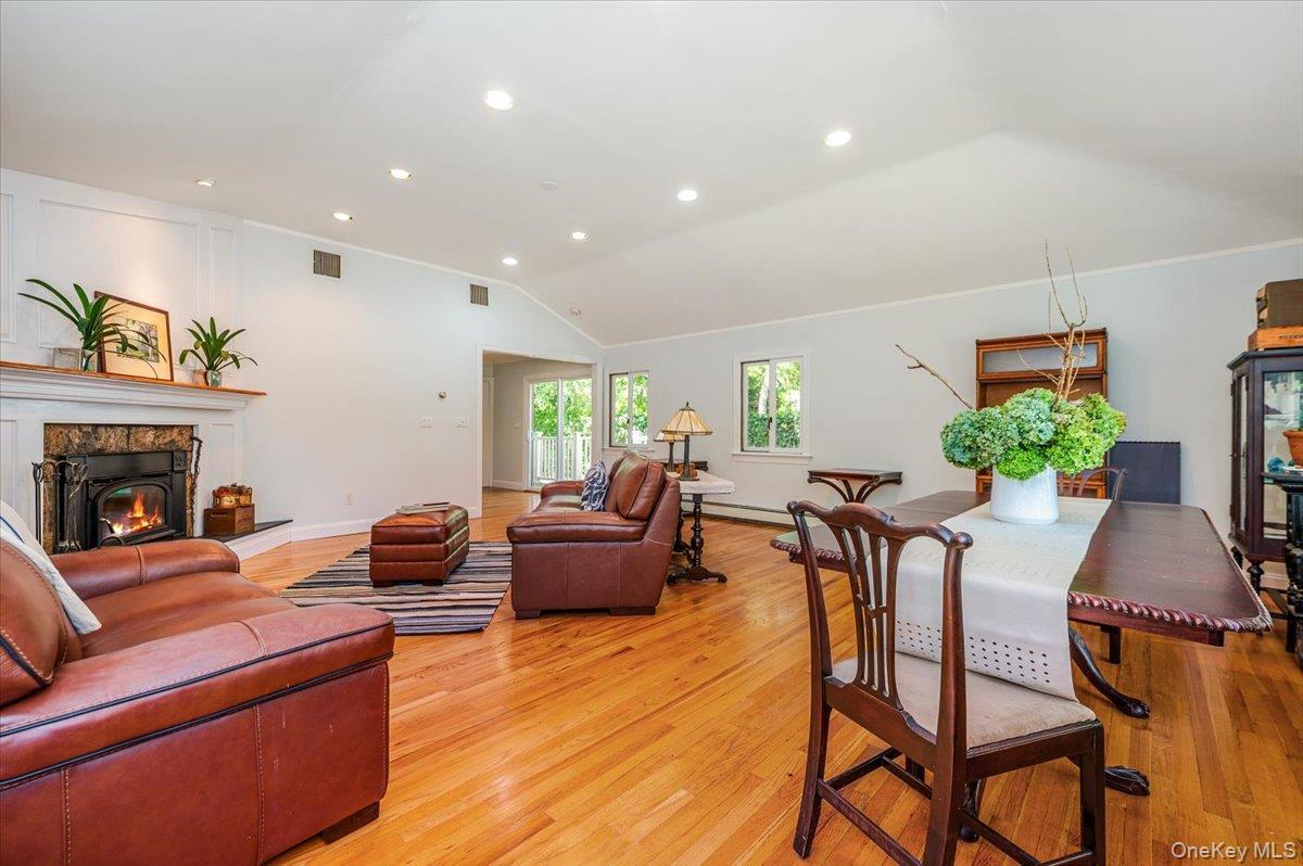 Single Family Oakwood  Suffolk County, NY 11743, MLS-885237-9