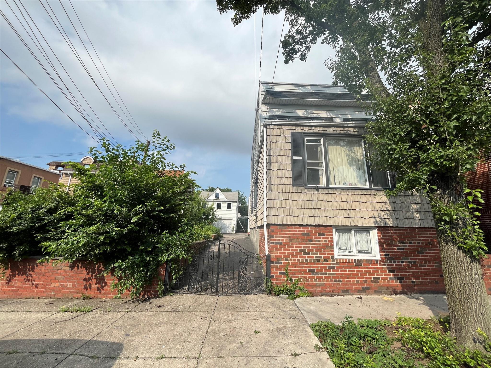 Single Family Remsen  Queens, NY 11378, MLS-885257-2
