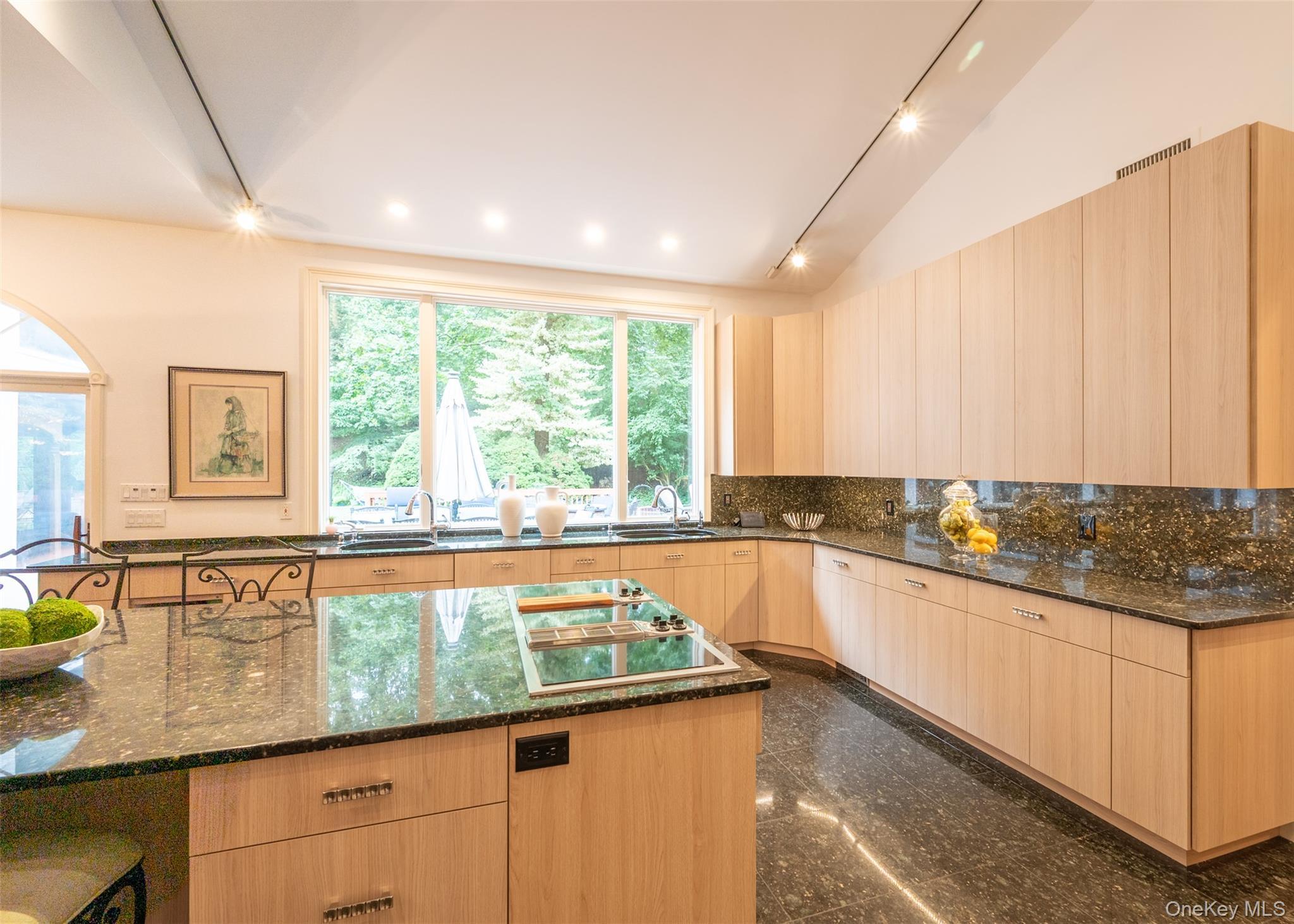 Single Family Swan Suffolk County, NY 11780, MLS-885277-18