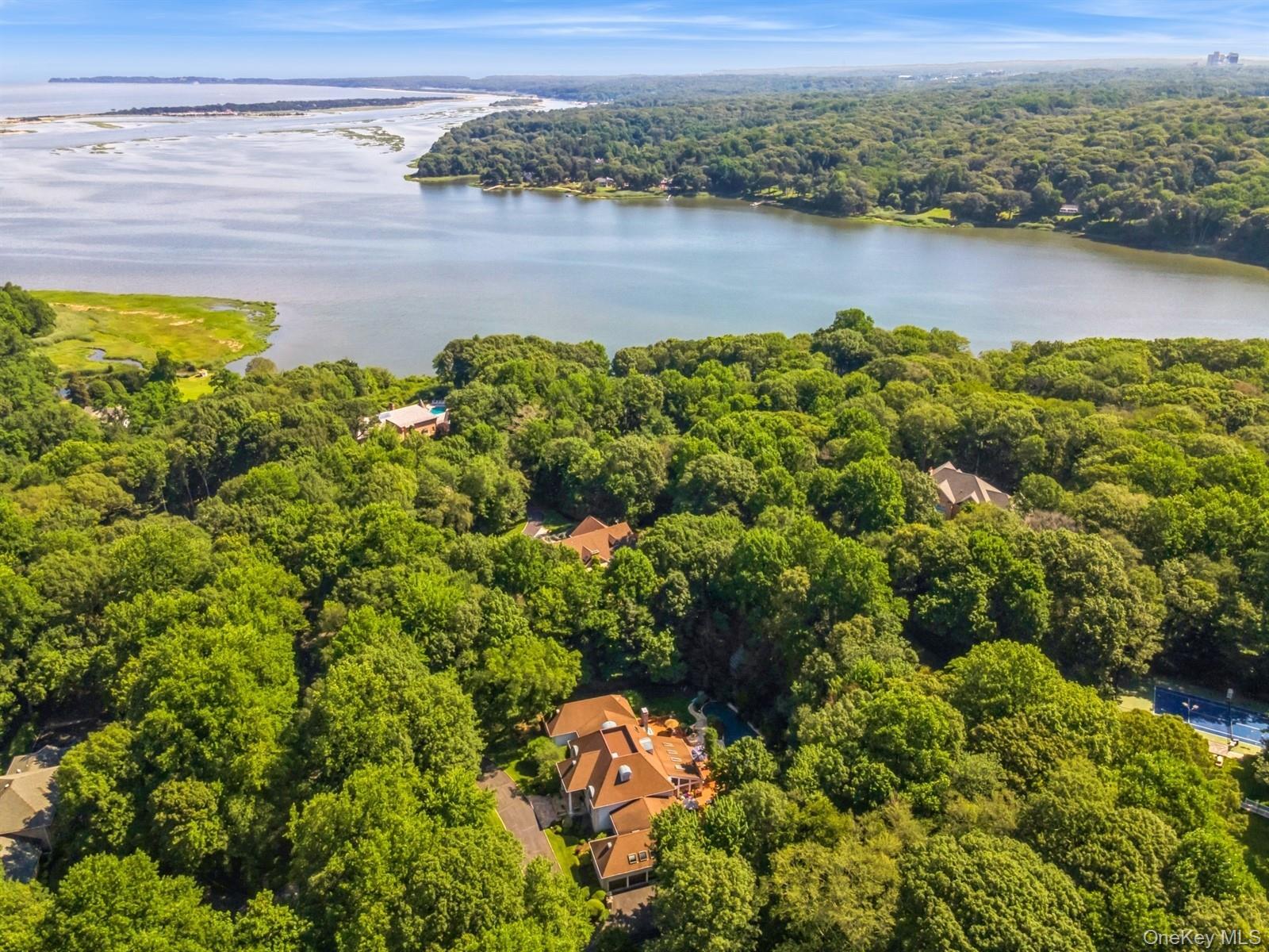 Single Family Swan Suffolk County, NY 11780, MLS-885277-3