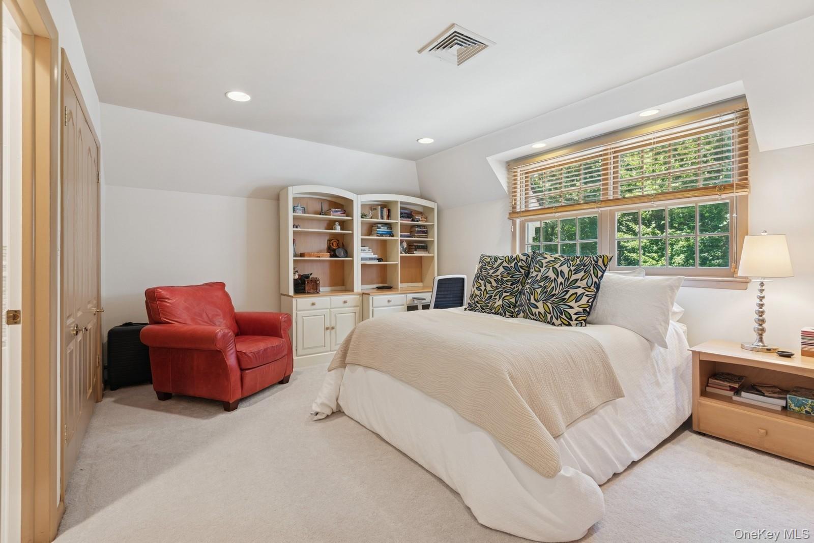 Single Family Swan Suffolk County, NY 11780, MLS-885277-34