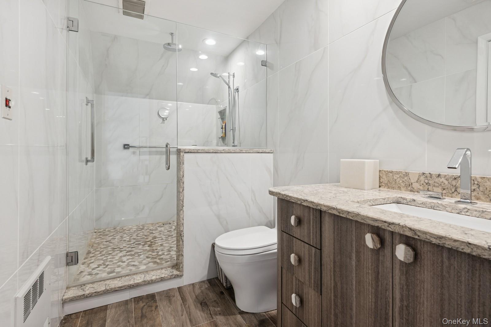 Single Family Swan Suffolk County, NY 11780, MLS-885277-37