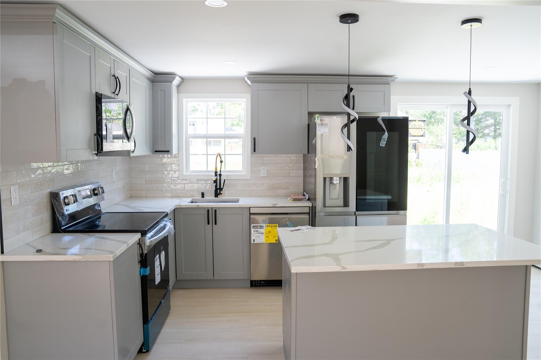 Single Family Highview  Suffolk County, NY 11961, MLS-885278-4
