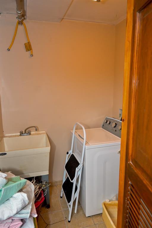 Single Family Hone  Bronx, NY 10469, MLS-885296-12