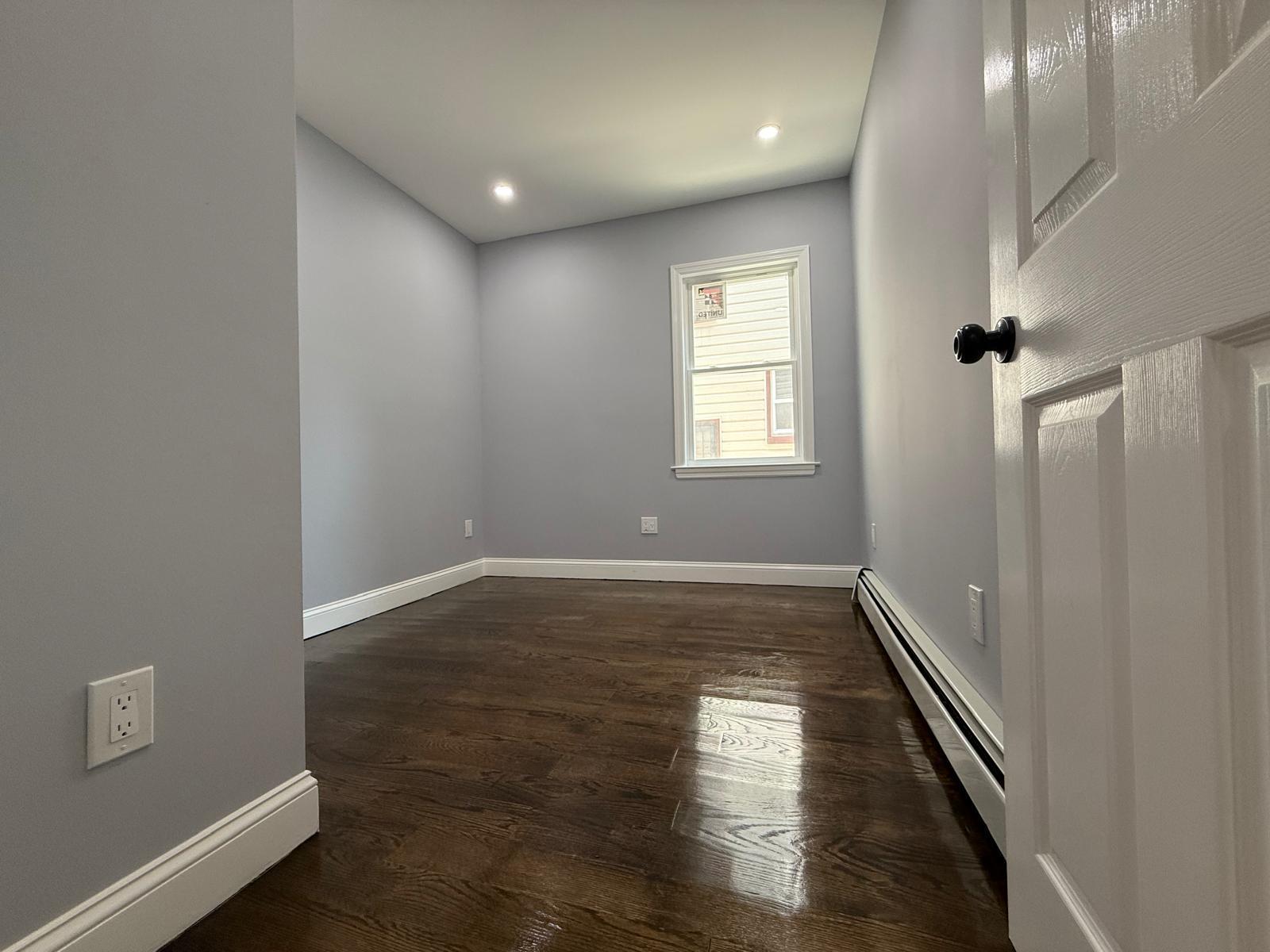 Single Family Huxley  Queens, NY 11422, MLS-885297-11