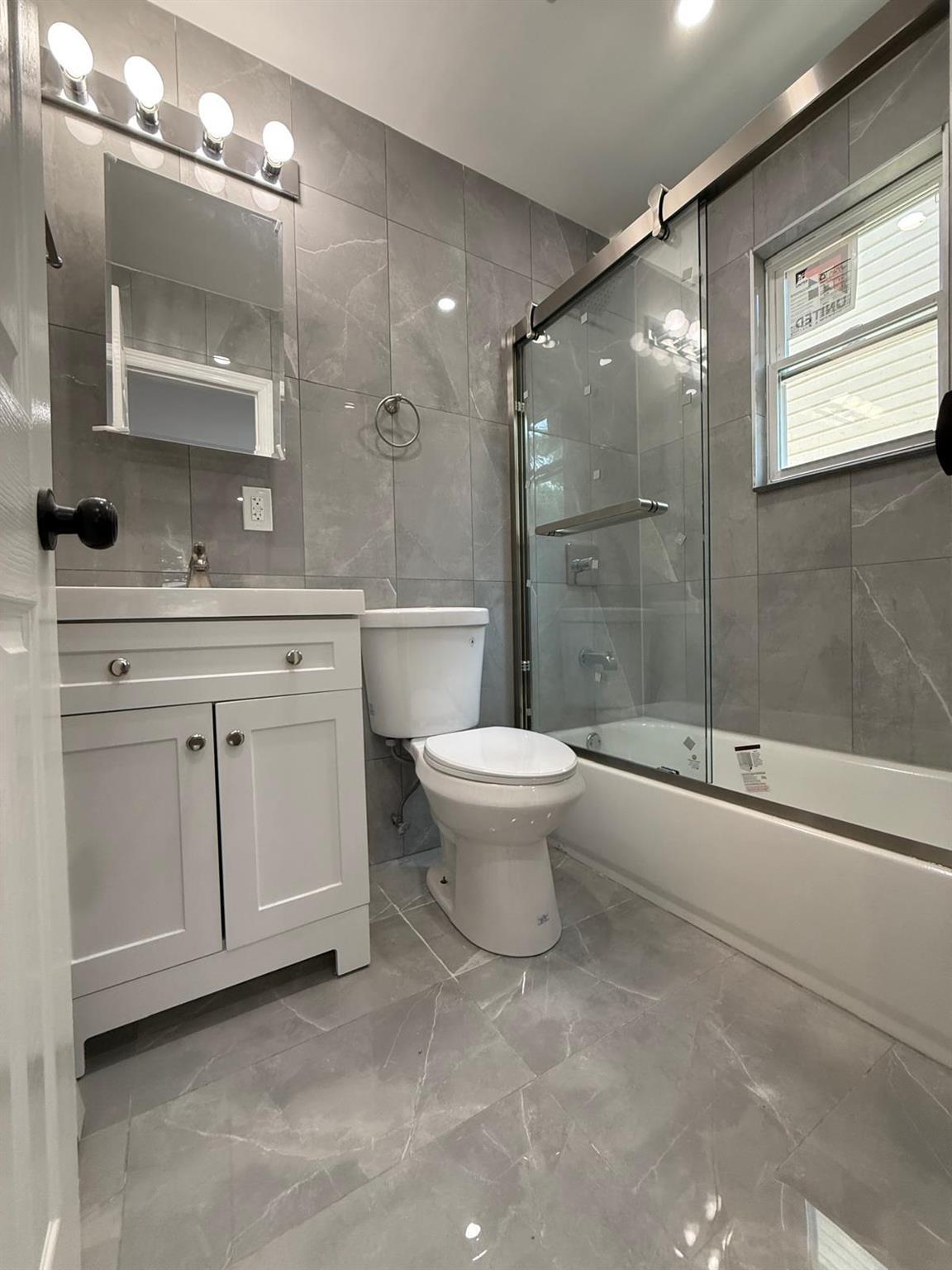 Single Family Huxley  Queens, NY 11422, MLS-885297-16