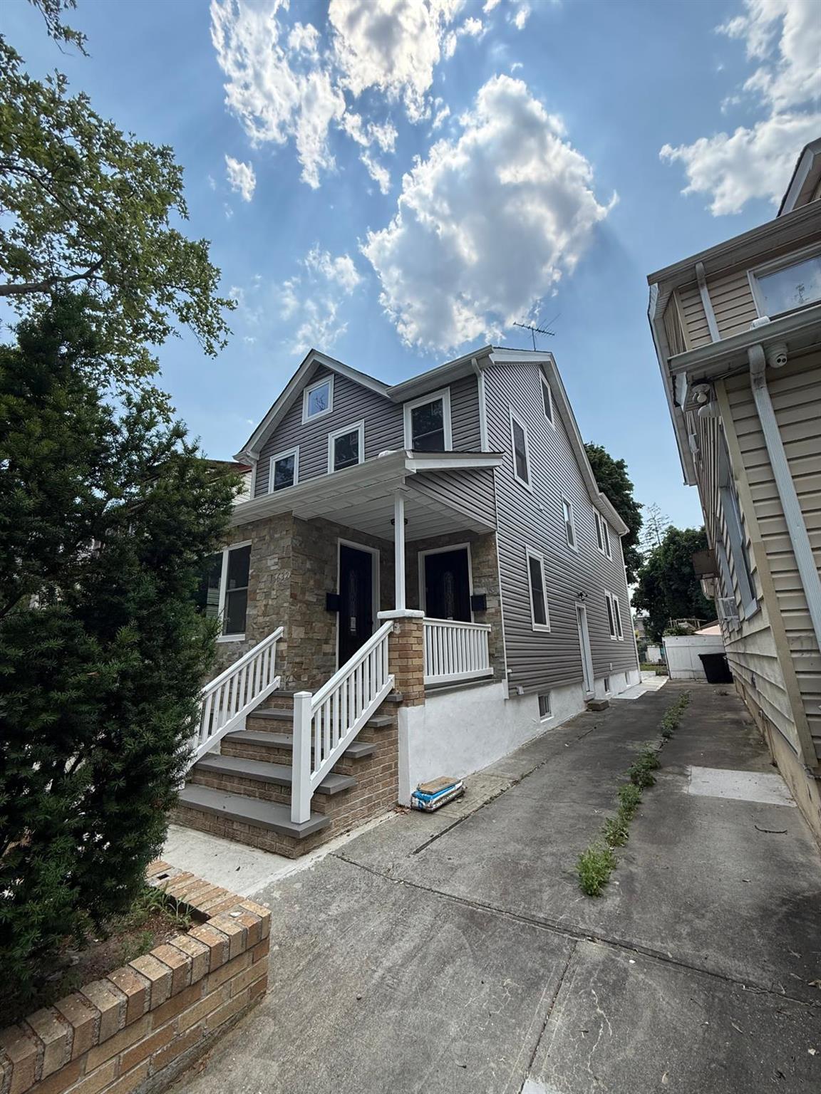 Single Family Huxley  Queens, NY 11422, MLS-885297-2
