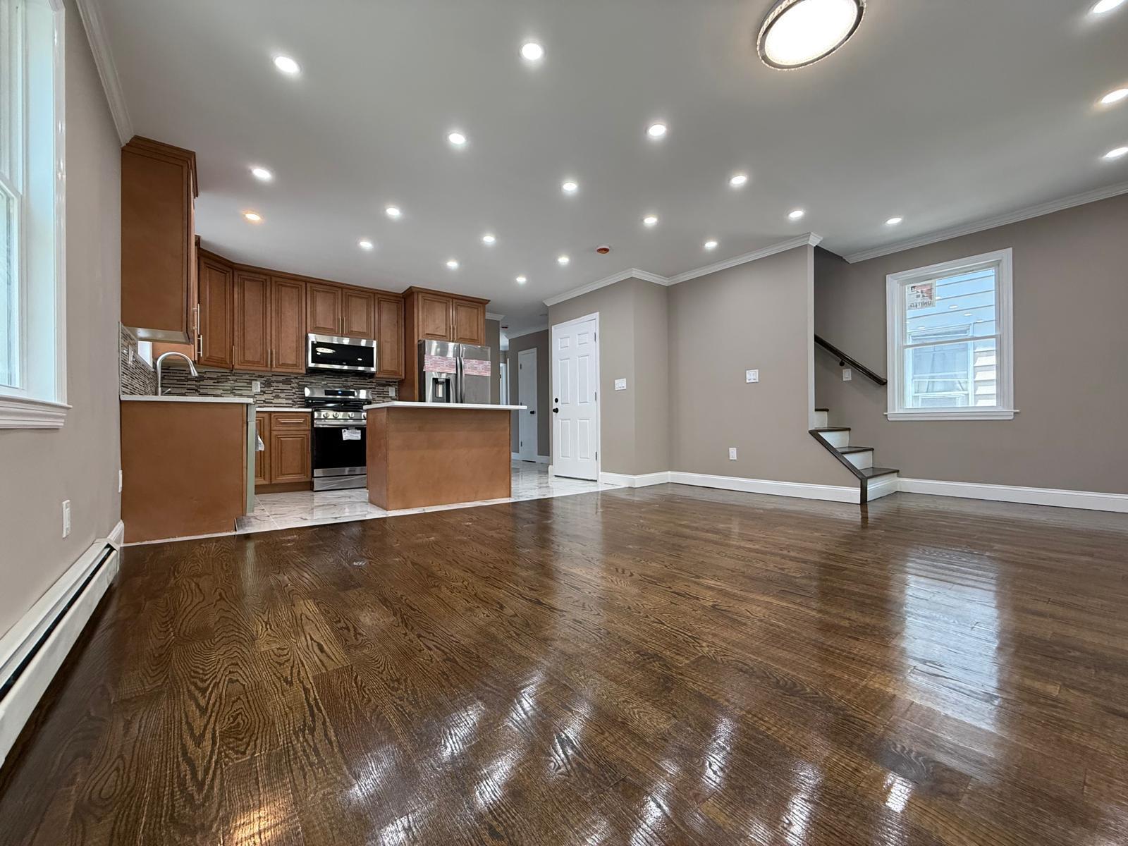 Single Family Huxley  Queens, NY 11422, MLS-885297-27