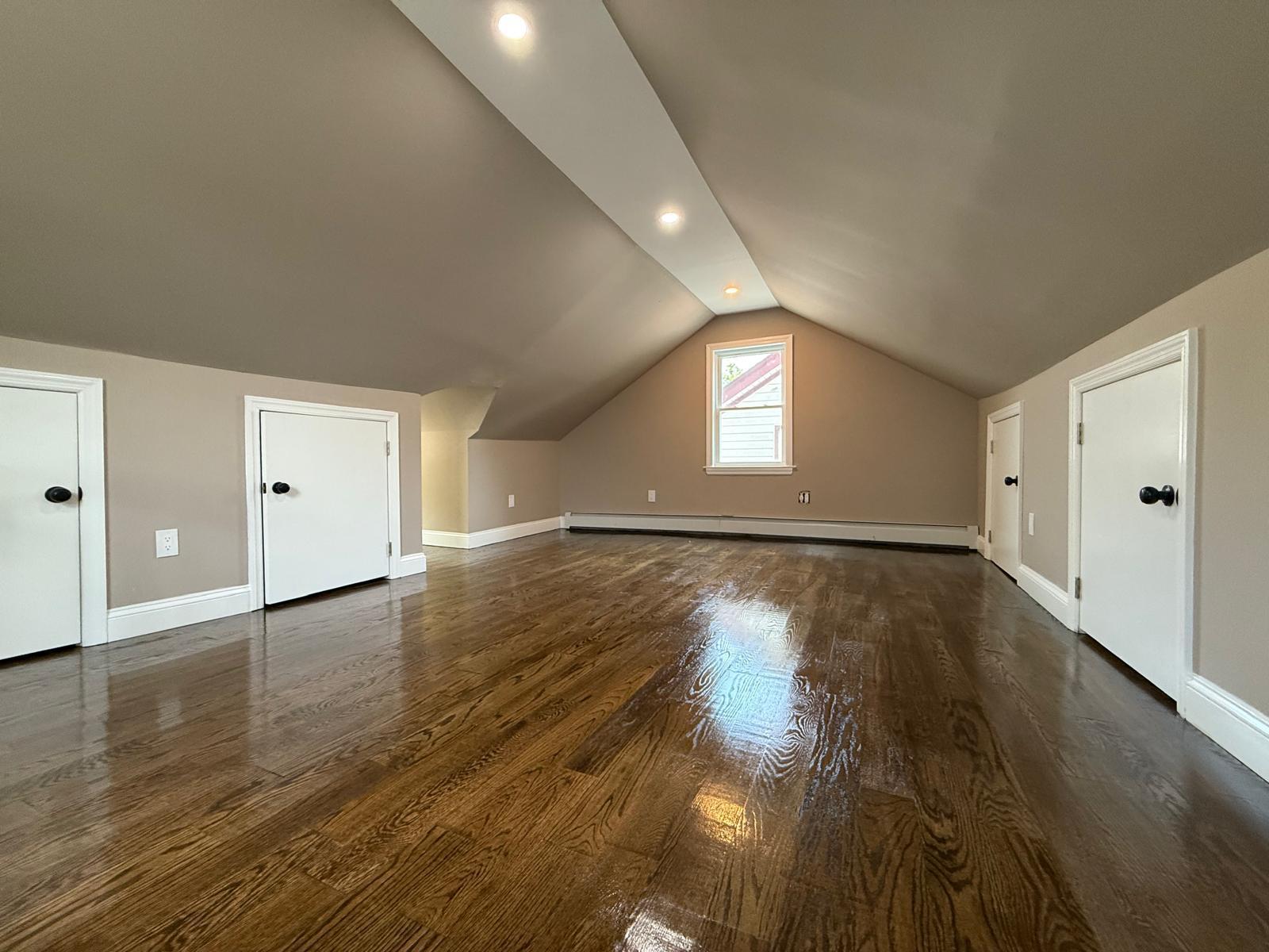 Single Family Huxley  Queens, NY 11422, MLS-885297-35