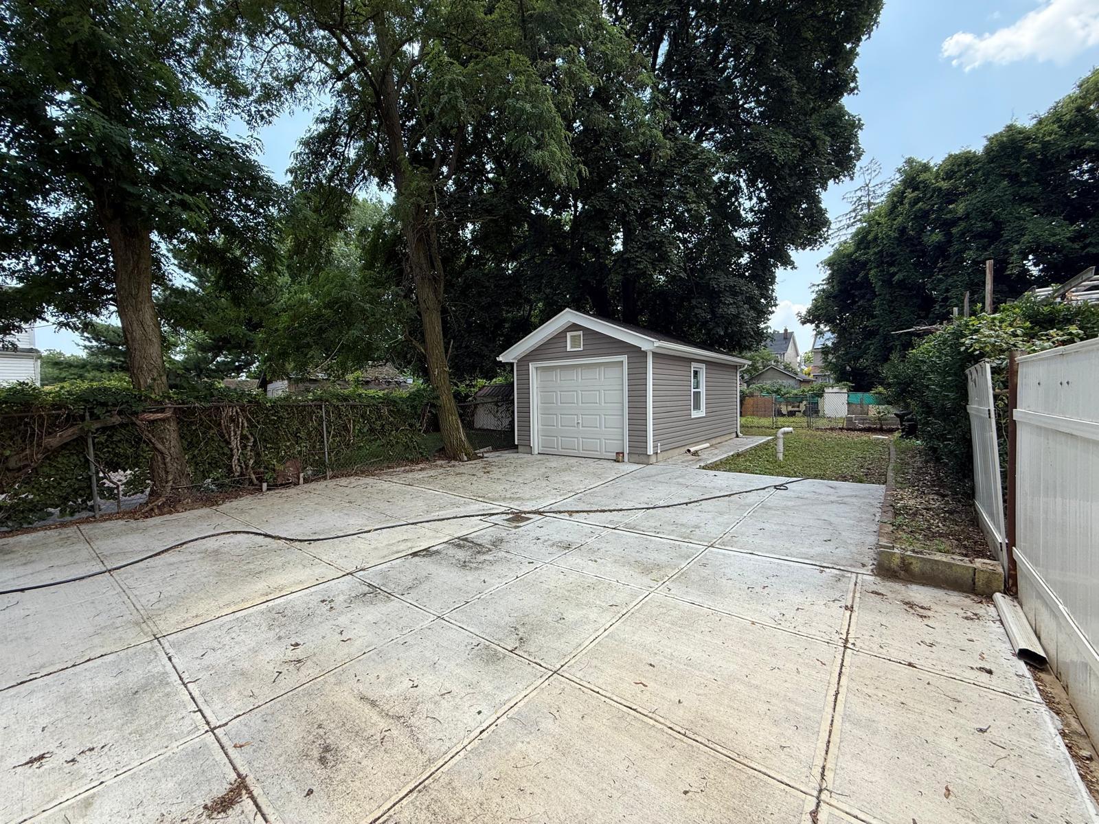 Single Family Huxley  Queens, NY 11422, MLS-885297-37