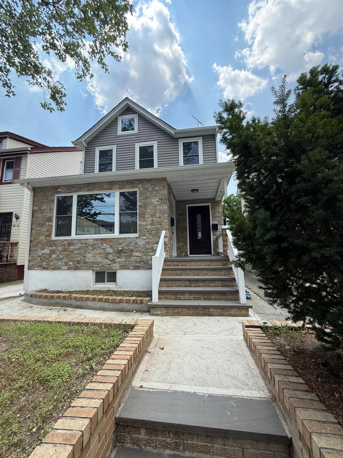 Single Family Huxley  Queens, NY 11422, MLS-885297-4