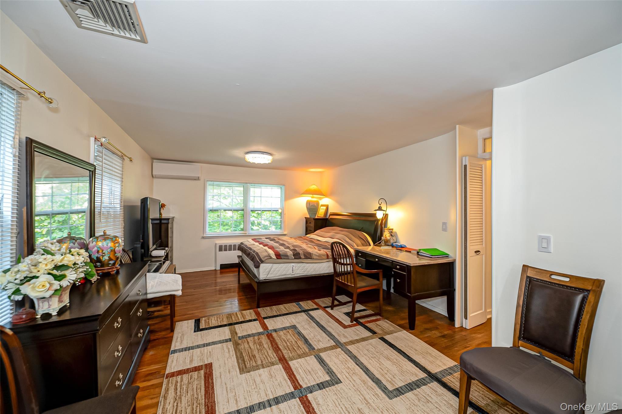 Single Family Broadway  Nassau County, NY 11576, MLS-885305-10