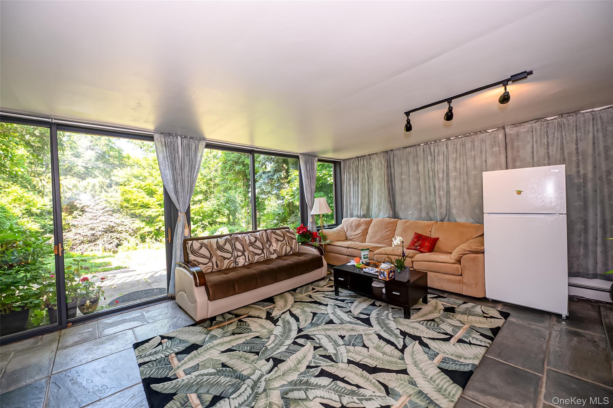 Single Family Broadway  Nassau County, NY 11576, MLS-885305-6