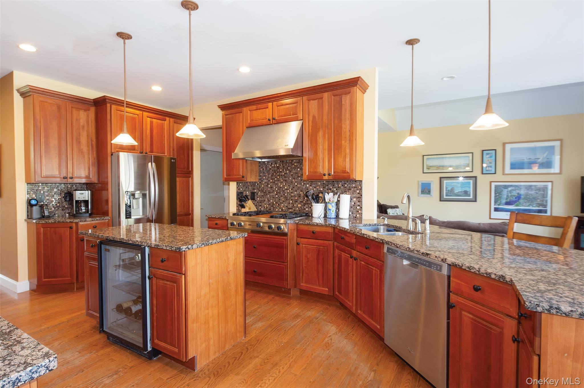 Single Family Highland Suffolk County, NY 11968, MLS-885327-11