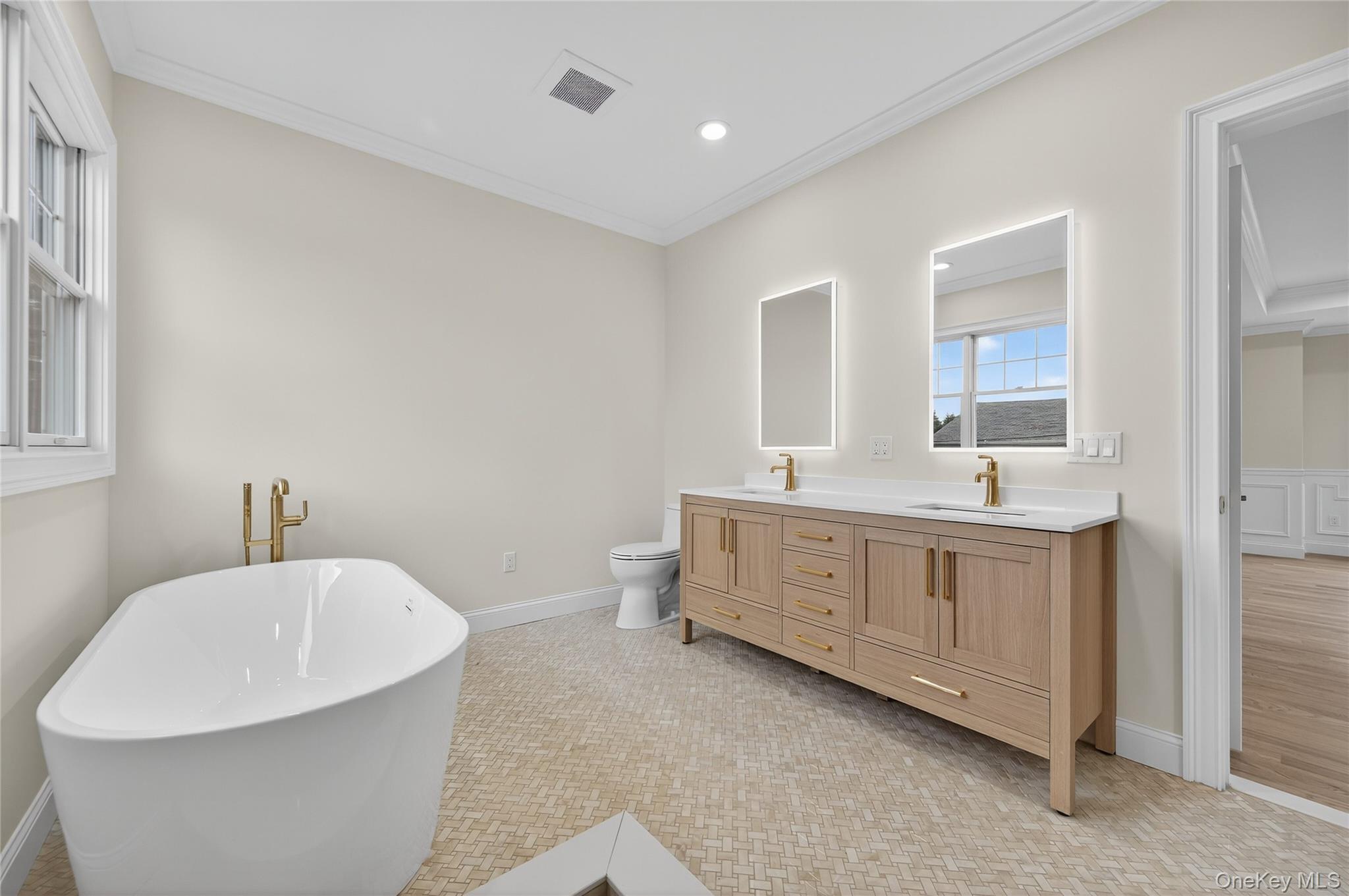 Single Family Brixton Nassau County, NY 11530, MLS-885370-22