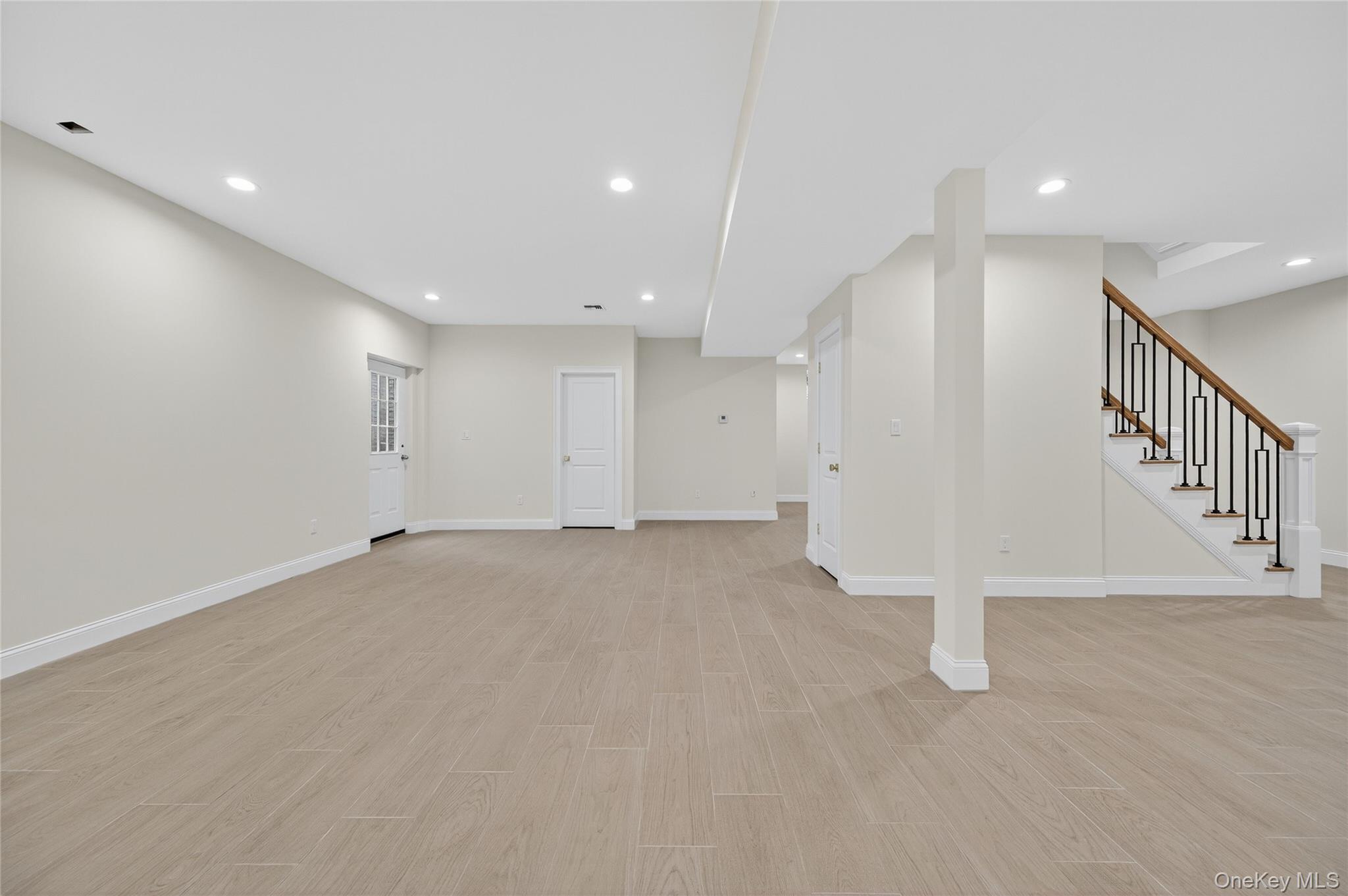 Single Family Brixton Nassau County, NY 11530, MLS-885370-32