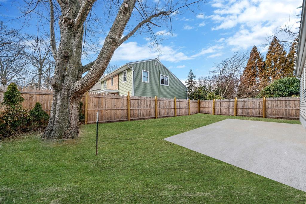 Single Family Laurel  Suffolk County, NY 11768, MLS-885397-23