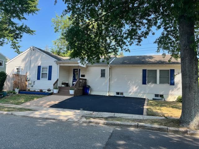 Single Family Laurel  Suffolk County, NY 11768, MLS-885397-5