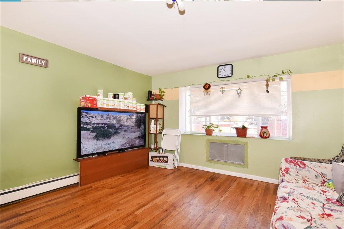 Single Family 104  Queens, NY 11368, MLS-885399-10