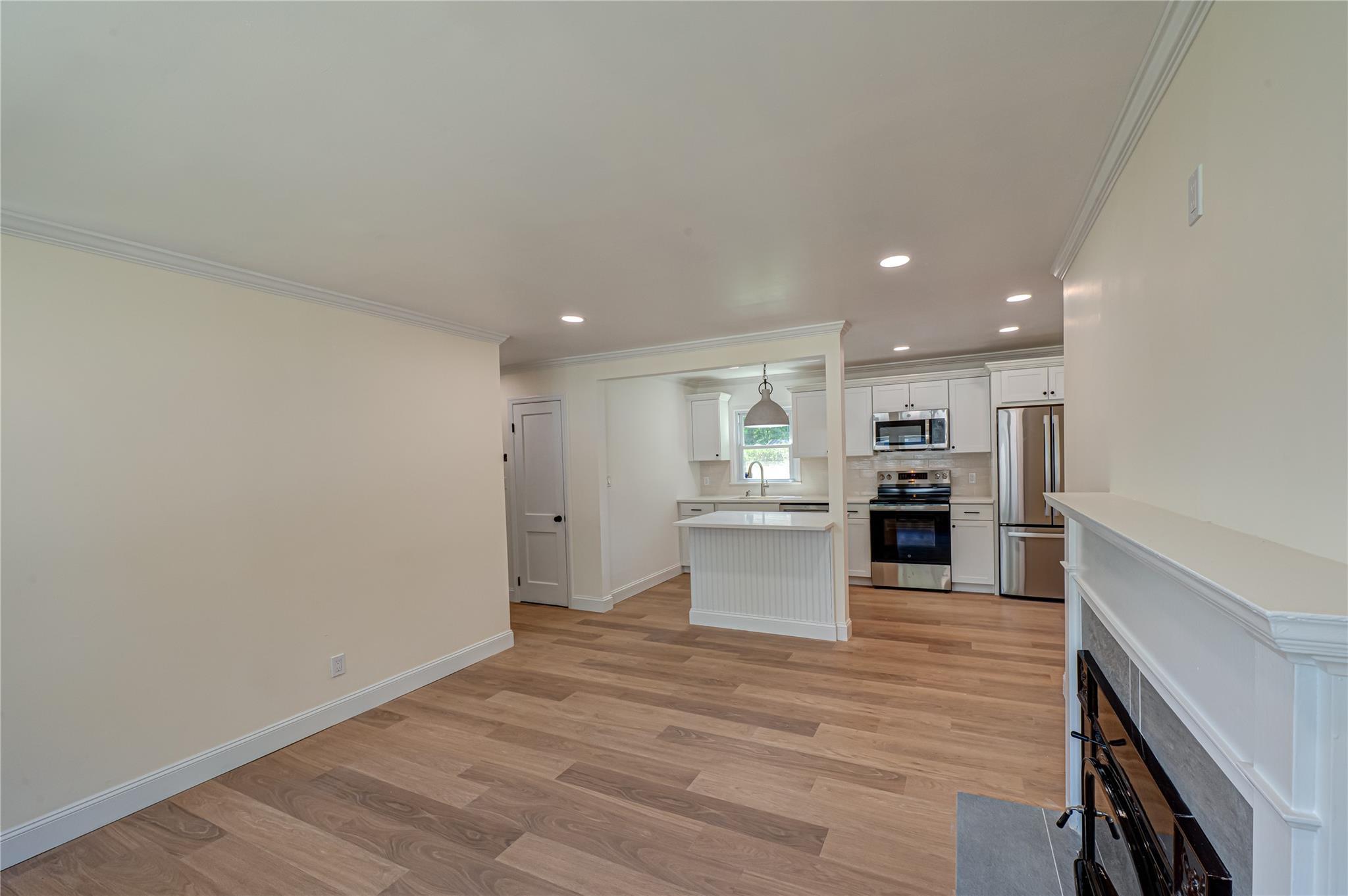 Single Family William  Suffolk County, NY 11776, MLS-885405-16