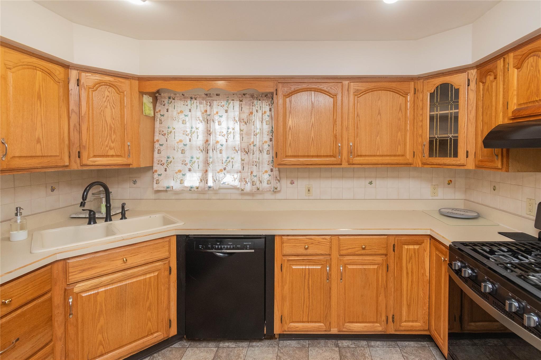 Single Family Peter Cooper  Dutchess County, NY 12601, MLS-885440-11